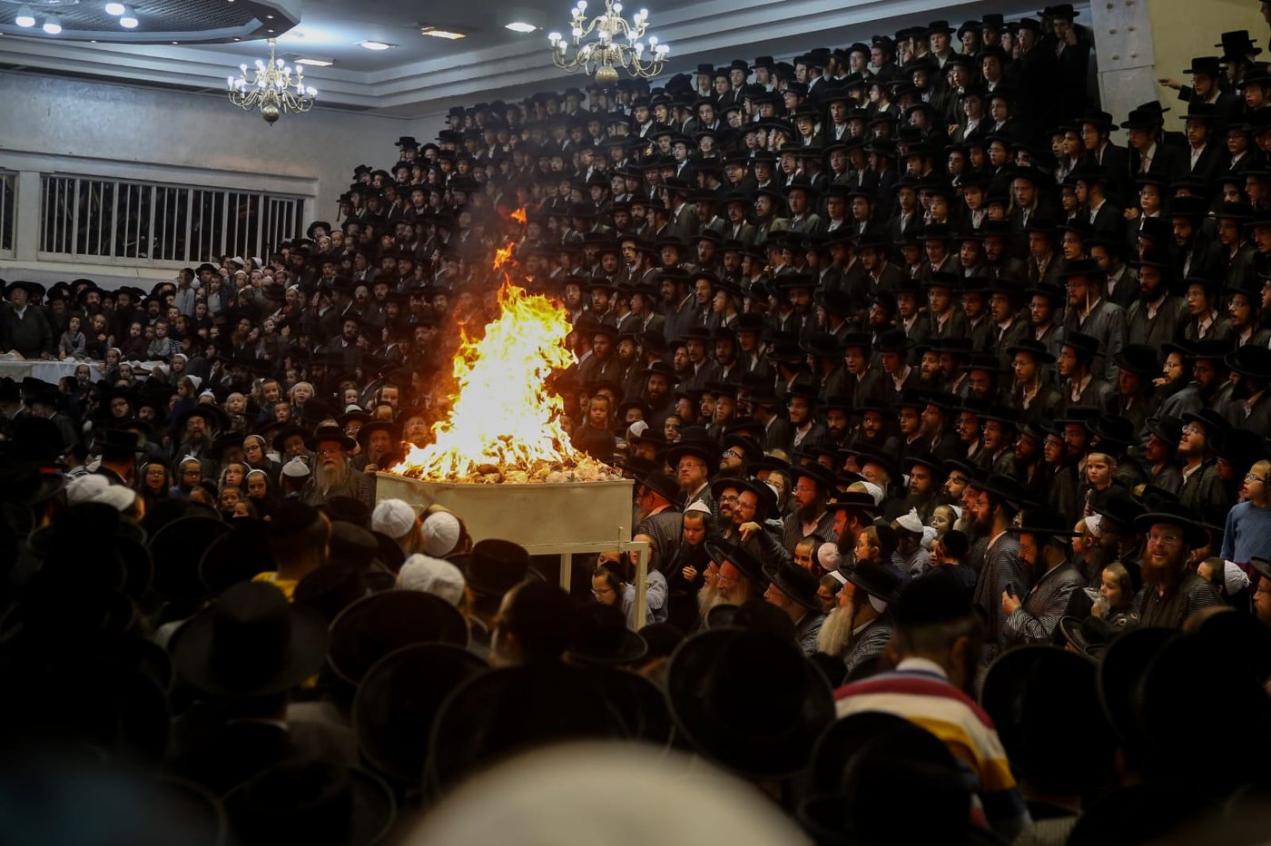 האדמו"ר מתולדות אהרן בשריפת הפתילות