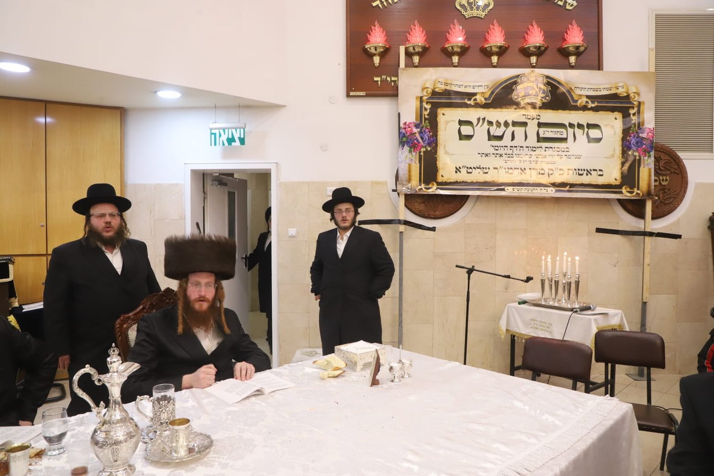 מעמד הדלקת נר חנוכה וסיום הש"ס בחסידות קאליב