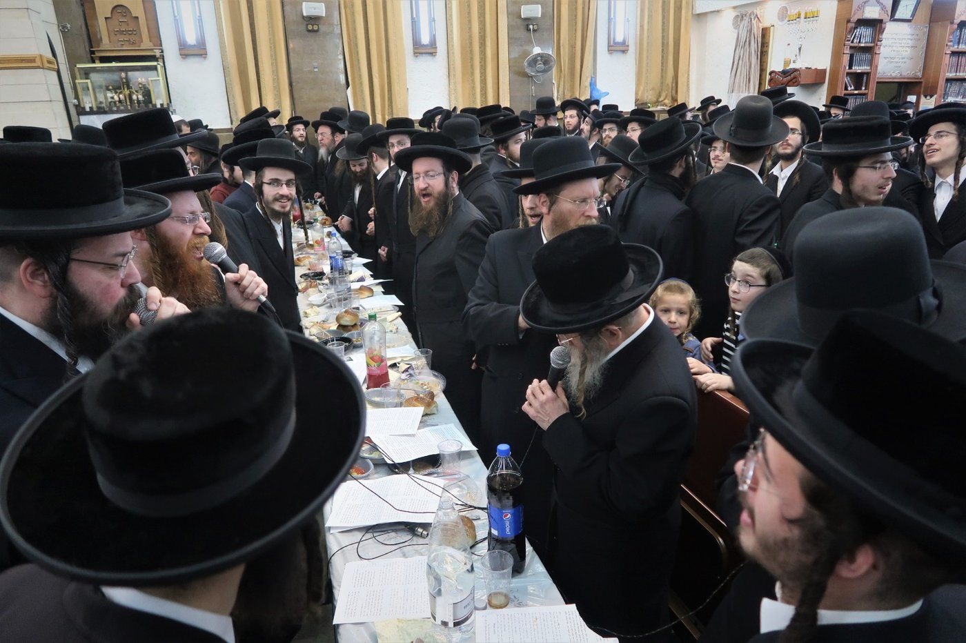 תיעוד: כך חגגו בברסלב את סיום הש"ס