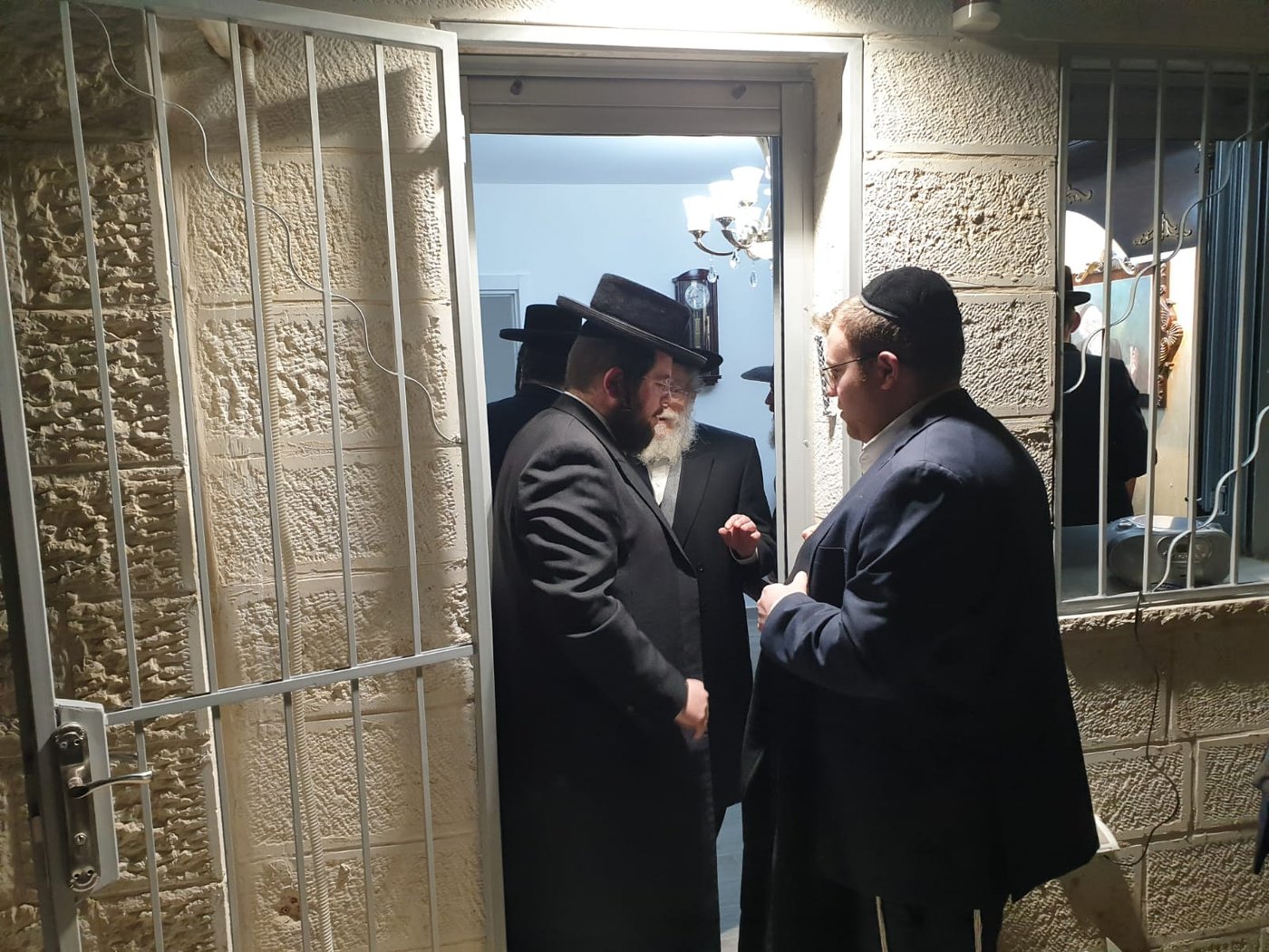 הרב אלישיב חנך בית הוראה על שם אביו