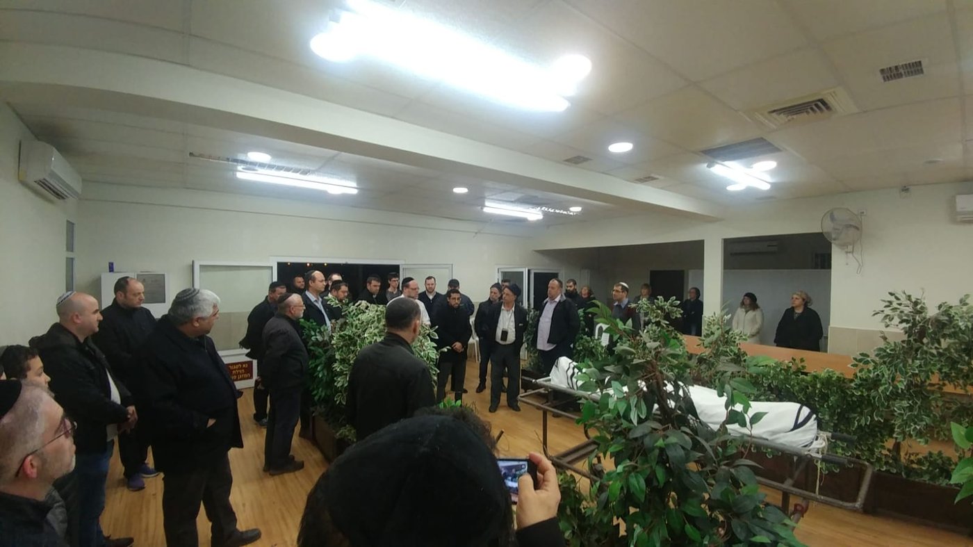 תיעוד מרגש: עשרות בהלוויית אלכסנדר נובודוורצב ז"ל