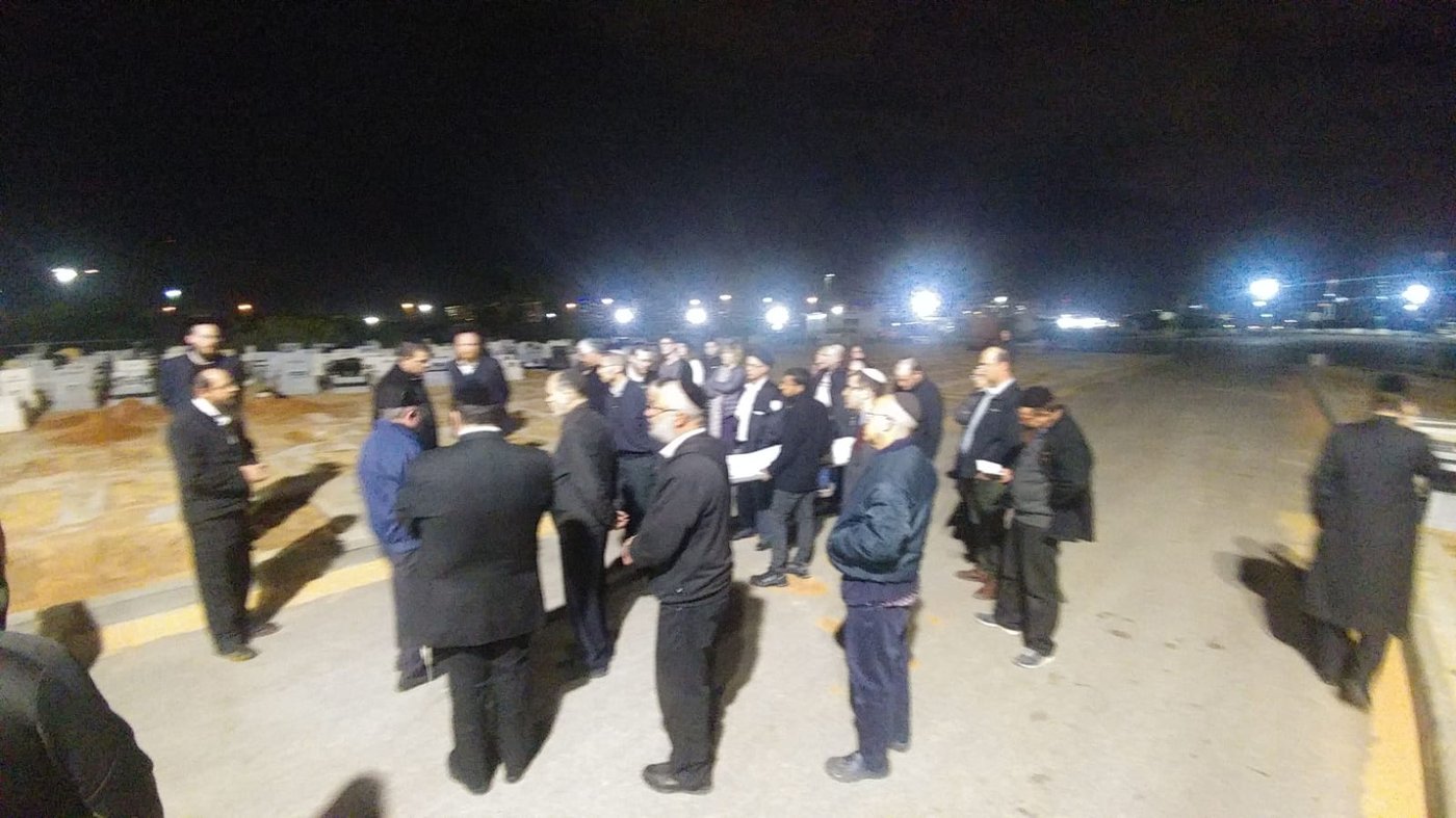 תיעוד מרגש: עשרות בהלוויית אלכסנדר נובודוורצב ז"ל