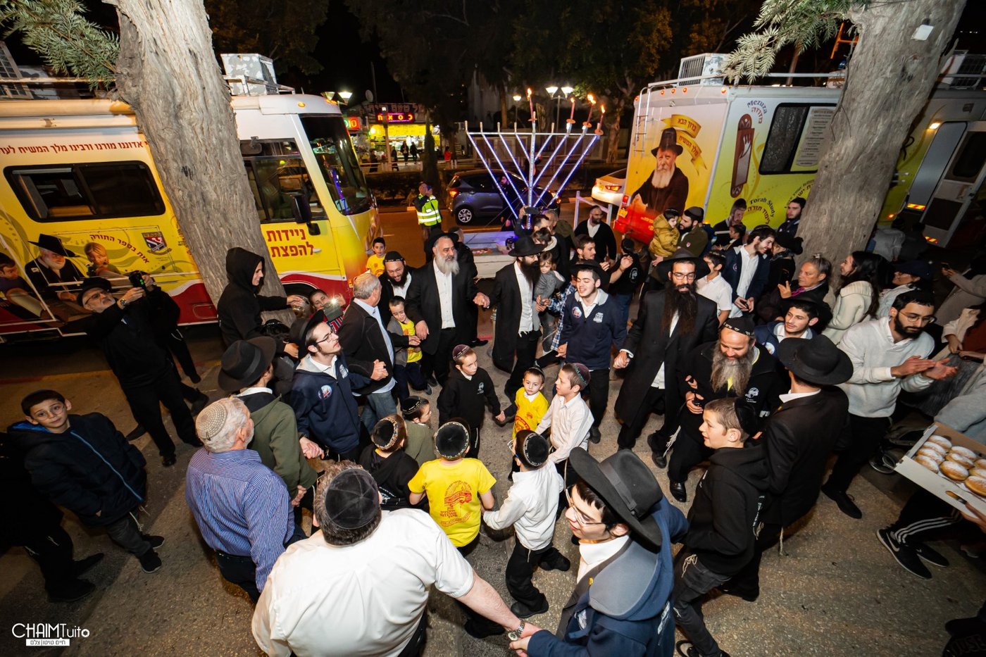"העם רוצה משיח": שיירת הטנקים של חב"ד כבשה את ישראל