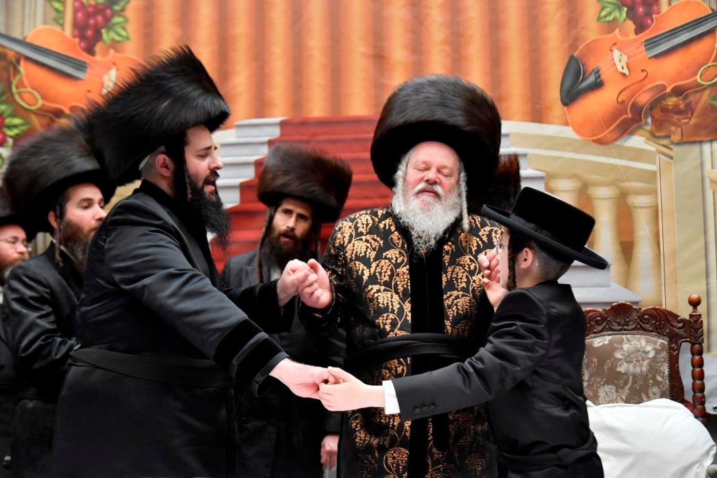 האדמו"רים מויז'ניץ ופרמישלאן ערכו בר מצווה לנכדם