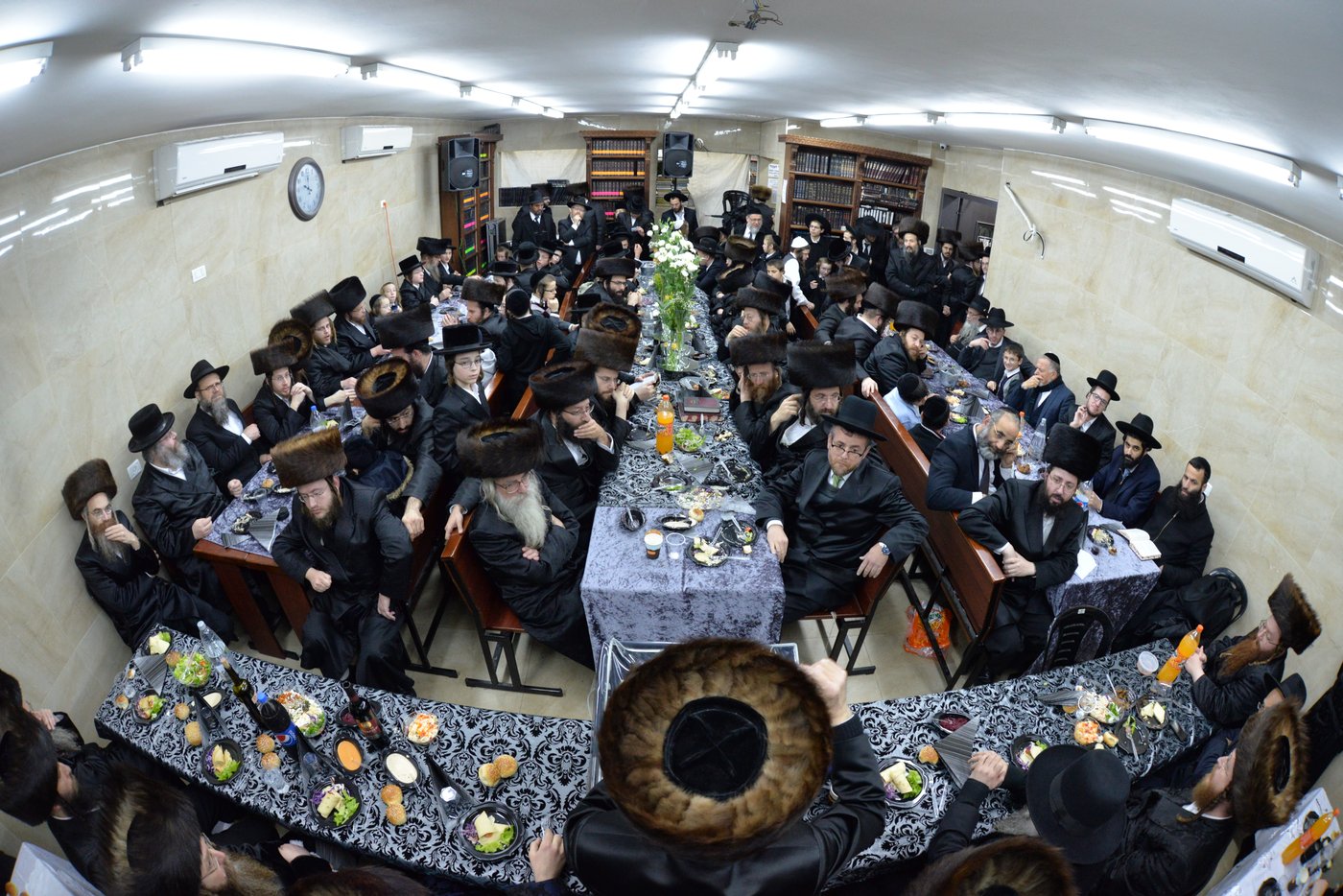 בבית המדרש 'היכל יצחק' - ספינקא סיימו ש"ס
