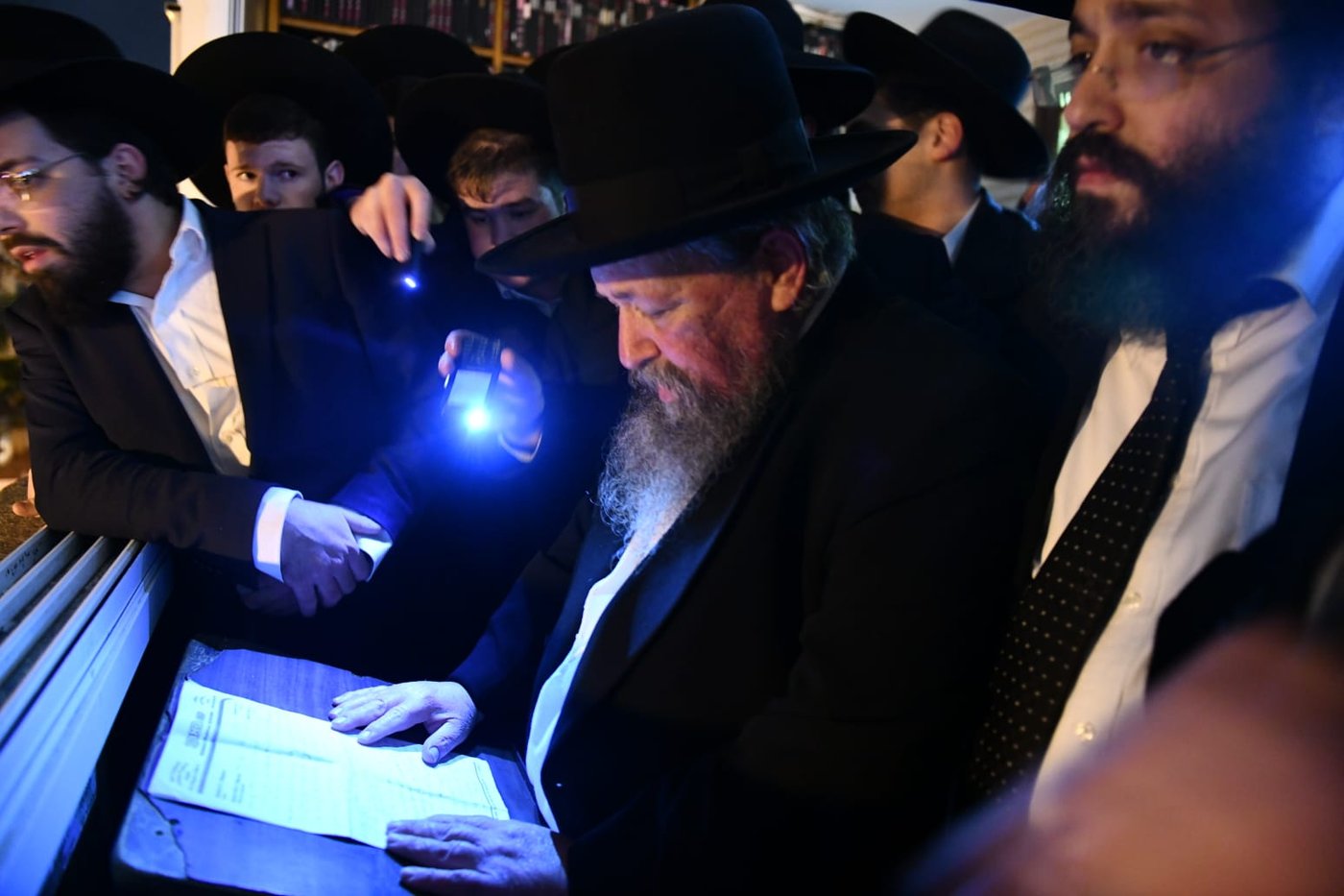 מסע הלווית הרבנית צפורה שפירא ע"ה. צפו