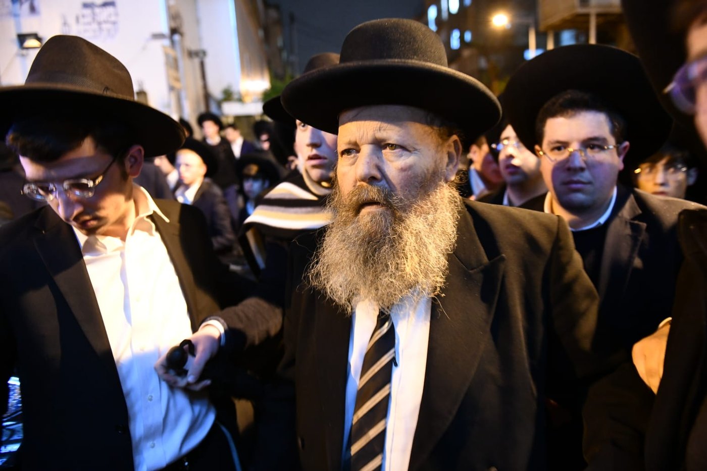 מסע הלווית הרבנית צפורה שפירא ע"ה. צפו