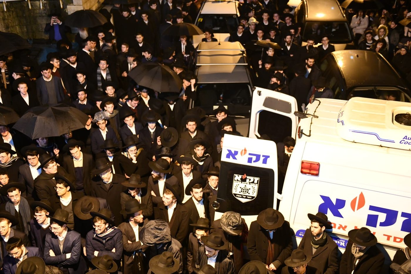מסע הלווית הרבנית צפורה שפירא ע"ה. צפו