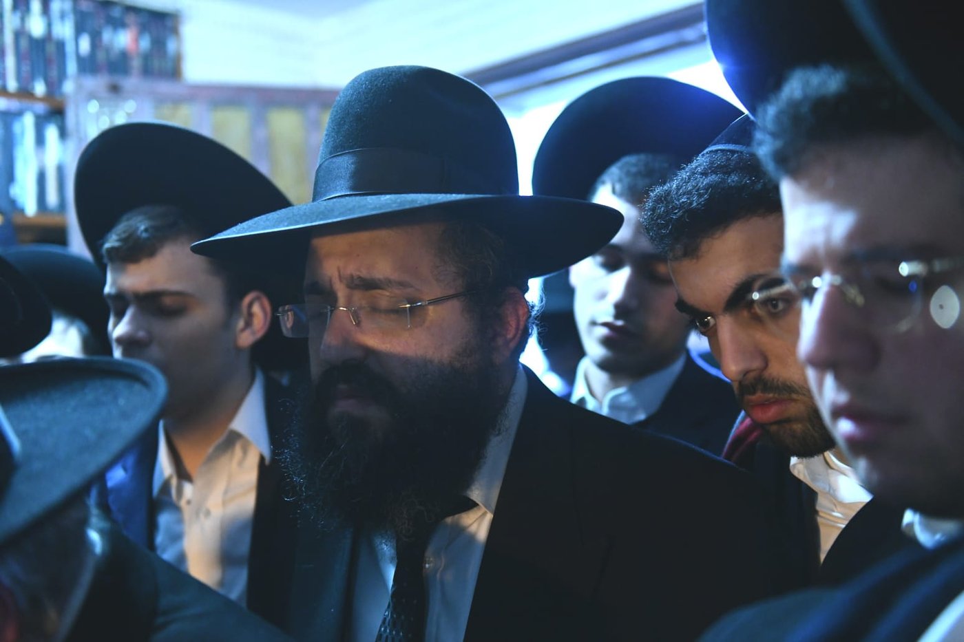 מסע הלווית הרבנית צפורה שפירא ע"ה. צפו