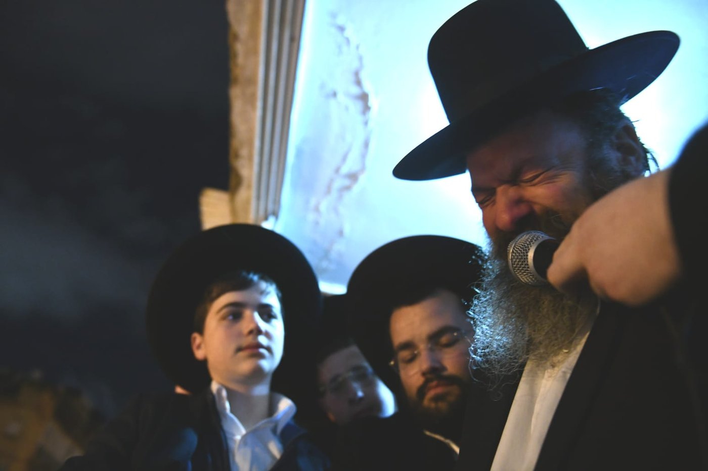 מסע הלווית הרבנית צפורה שפירא ע"ה. צפו