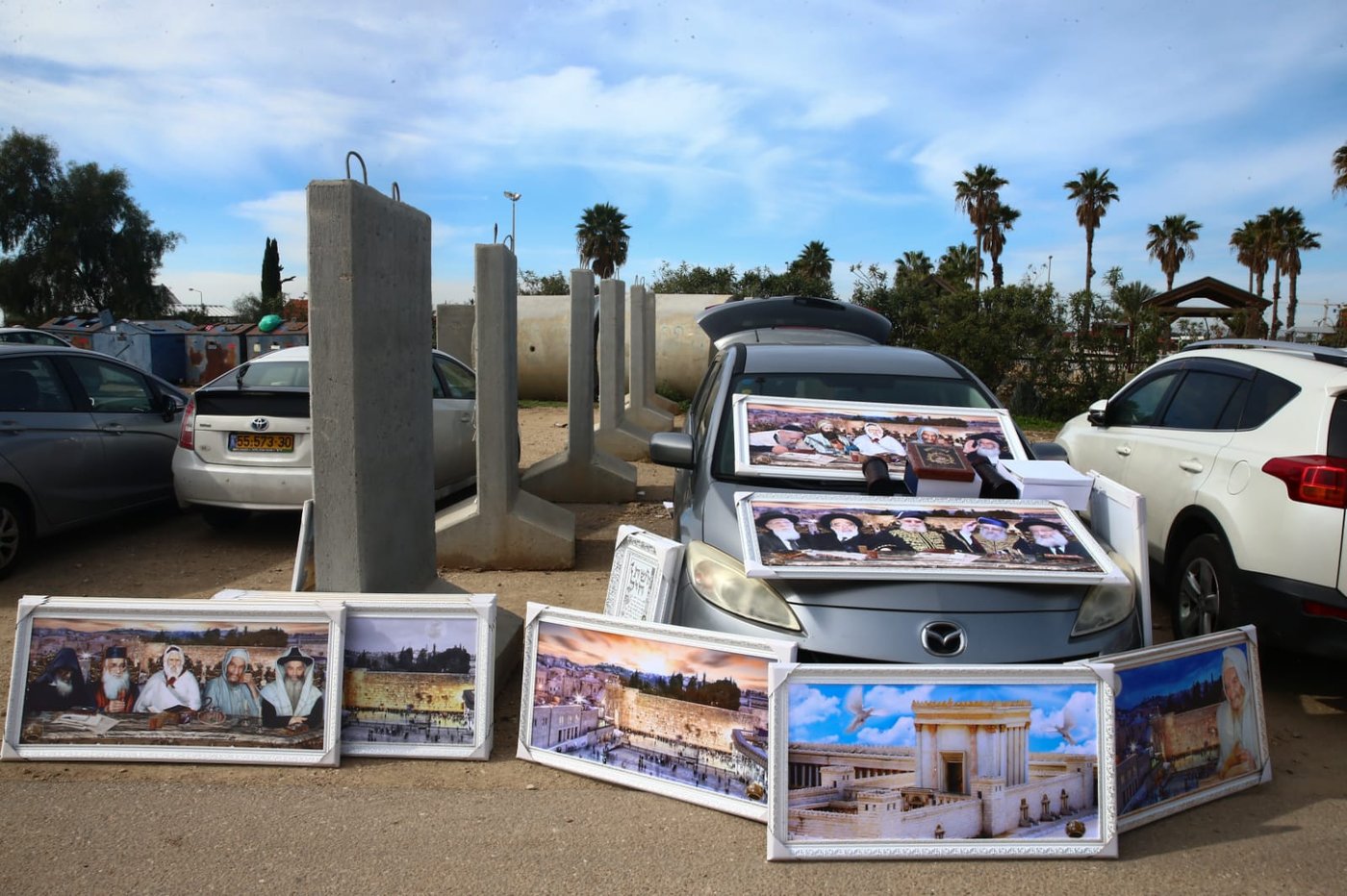 ערב ההילולא: התפילות על ציון הבבא סאלי