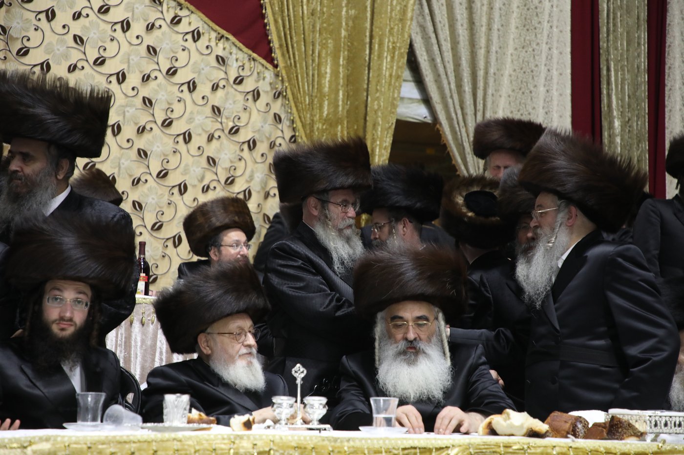 החסידים חגגו בשמחת בית 'דושינסקיא' - 'שבט הלוי' • צפו