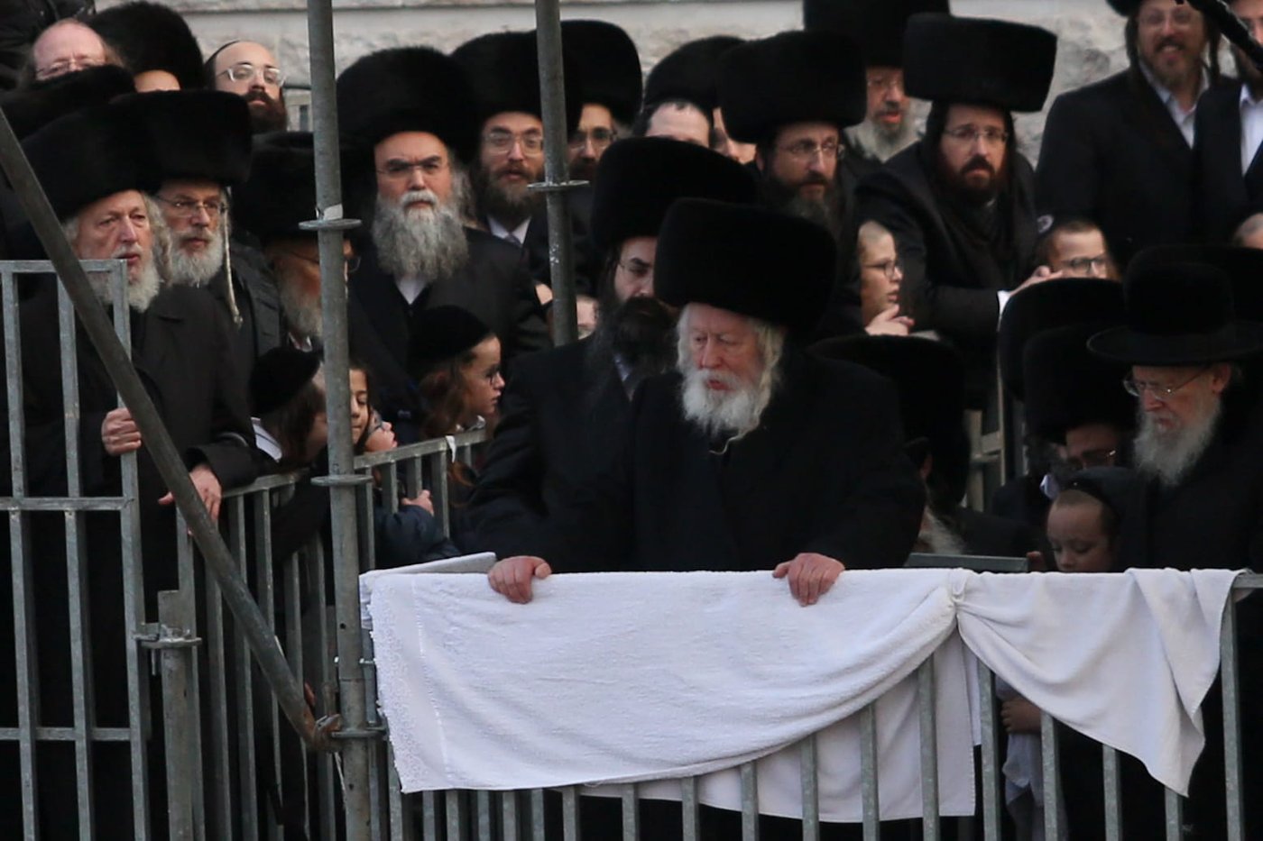 אירוסין: נכדת האדמו"ר עם בנו של המשגיח