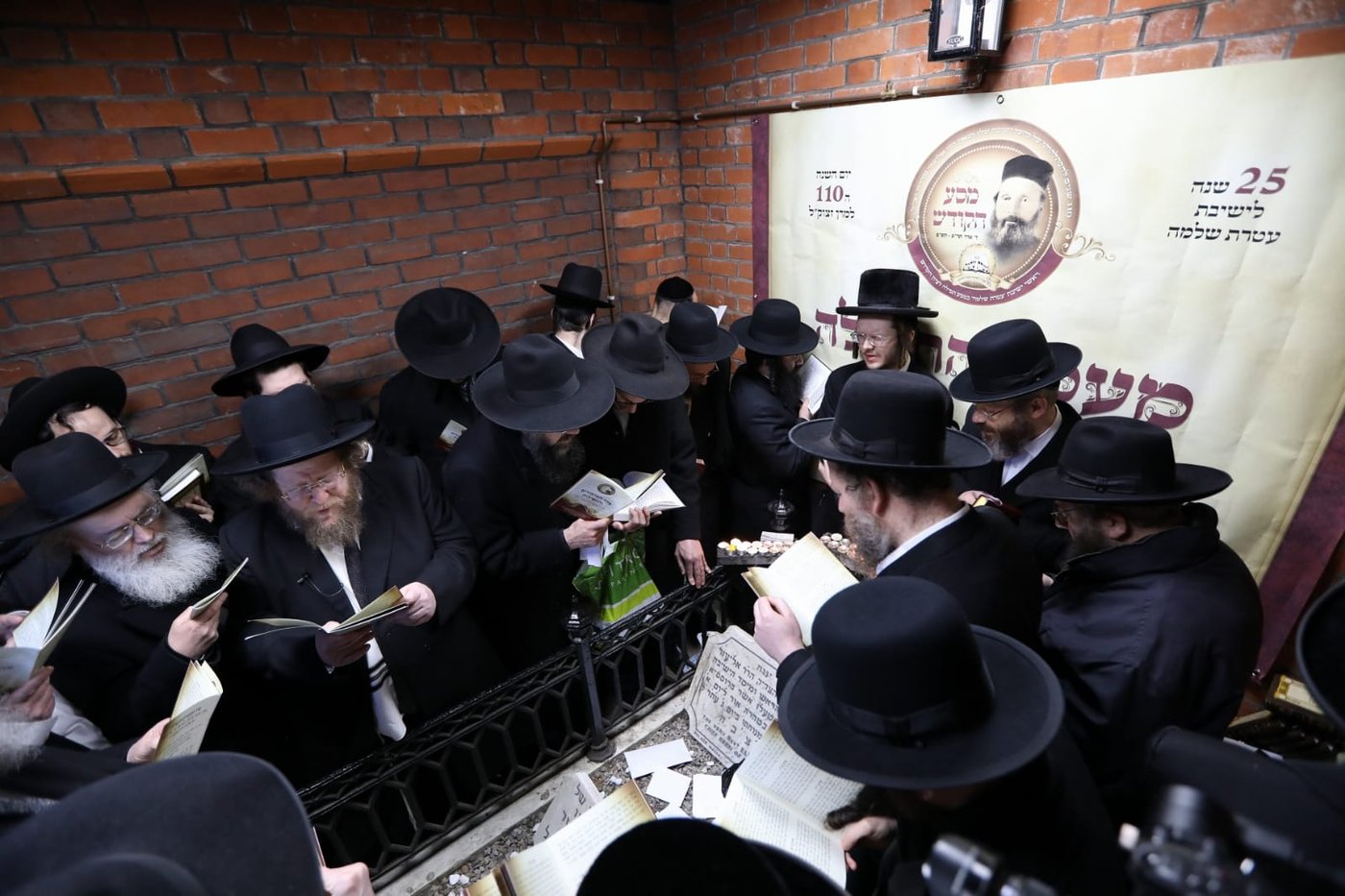 המסע ההיסטורי של הליטאים לקבר המייסד • תיעוד