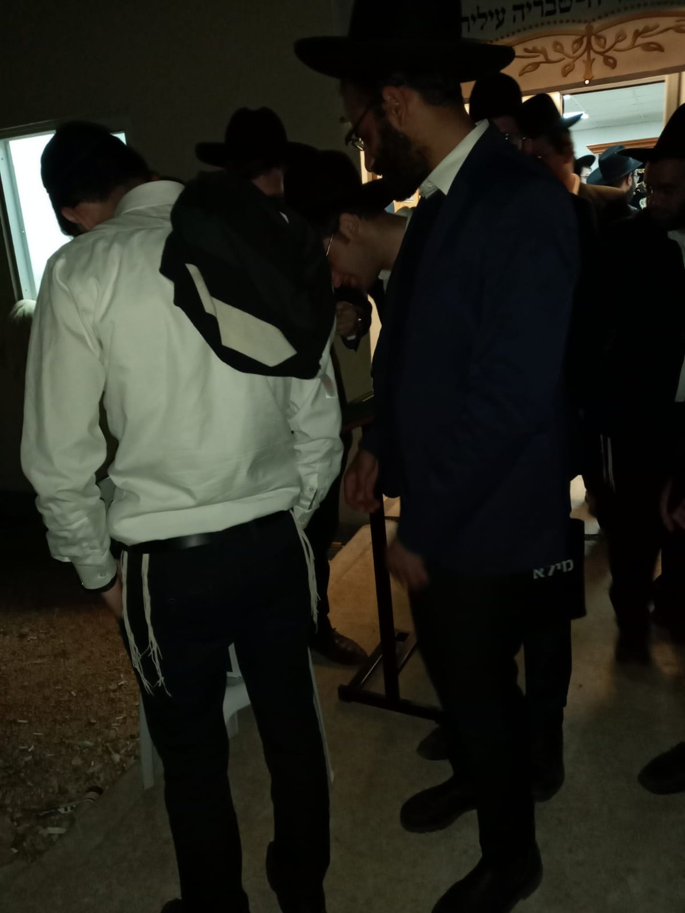 המקובל חילק וופלים לרפואת ראש הישיבה