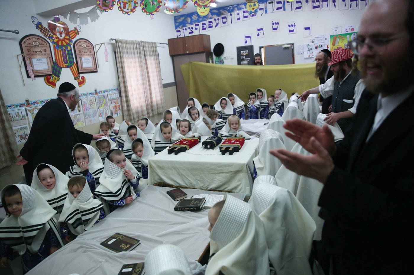 "פורים כפורים": הילדים הקטנים ערכו הצגה מרגשת