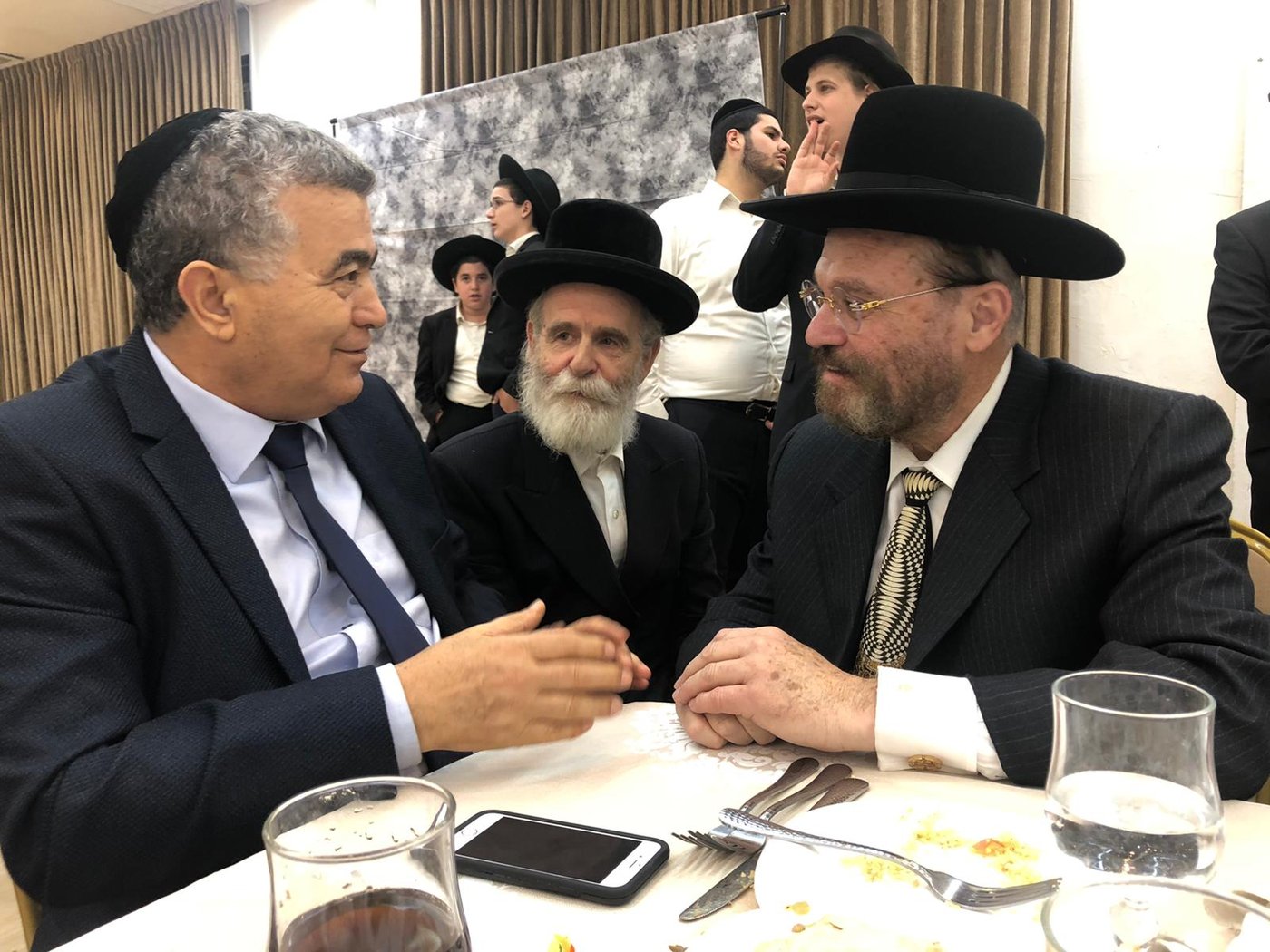 הנגיד החסידי בנימין ברבר לעמיר פרץ: תחבור אל נתניהו