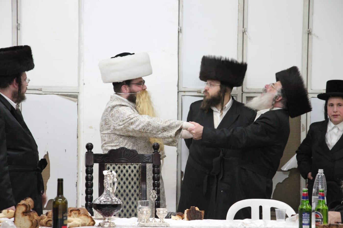 'טיש משתה היין' ושמחת פורים ב'חוג חתם סופר'