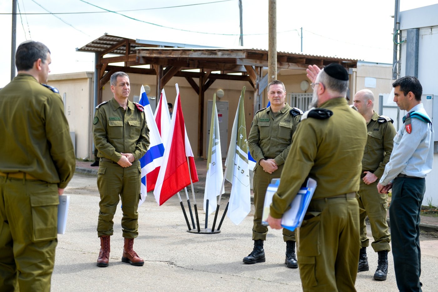 מבצע תרומות: הרמטכ"ל אביב כוכבי תרם דם
