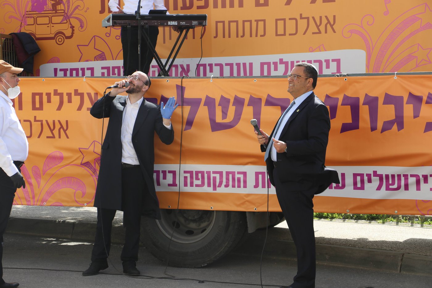 המשאית של ליאון שימחה בהר נוף • תיעוד