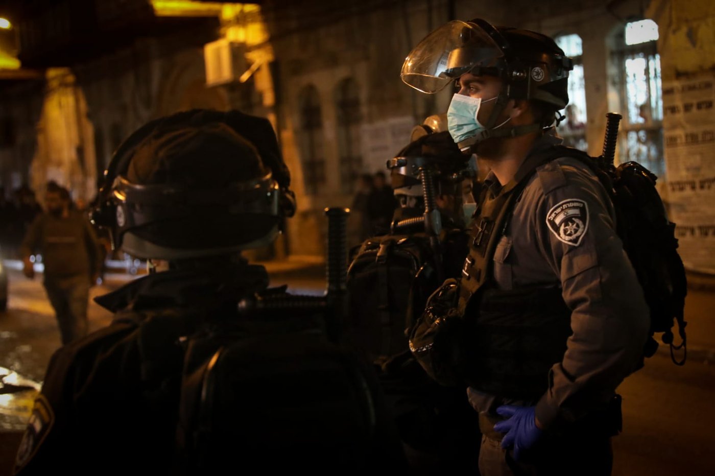 "נאצים" ואלימות: ערב סוער במאה שערים