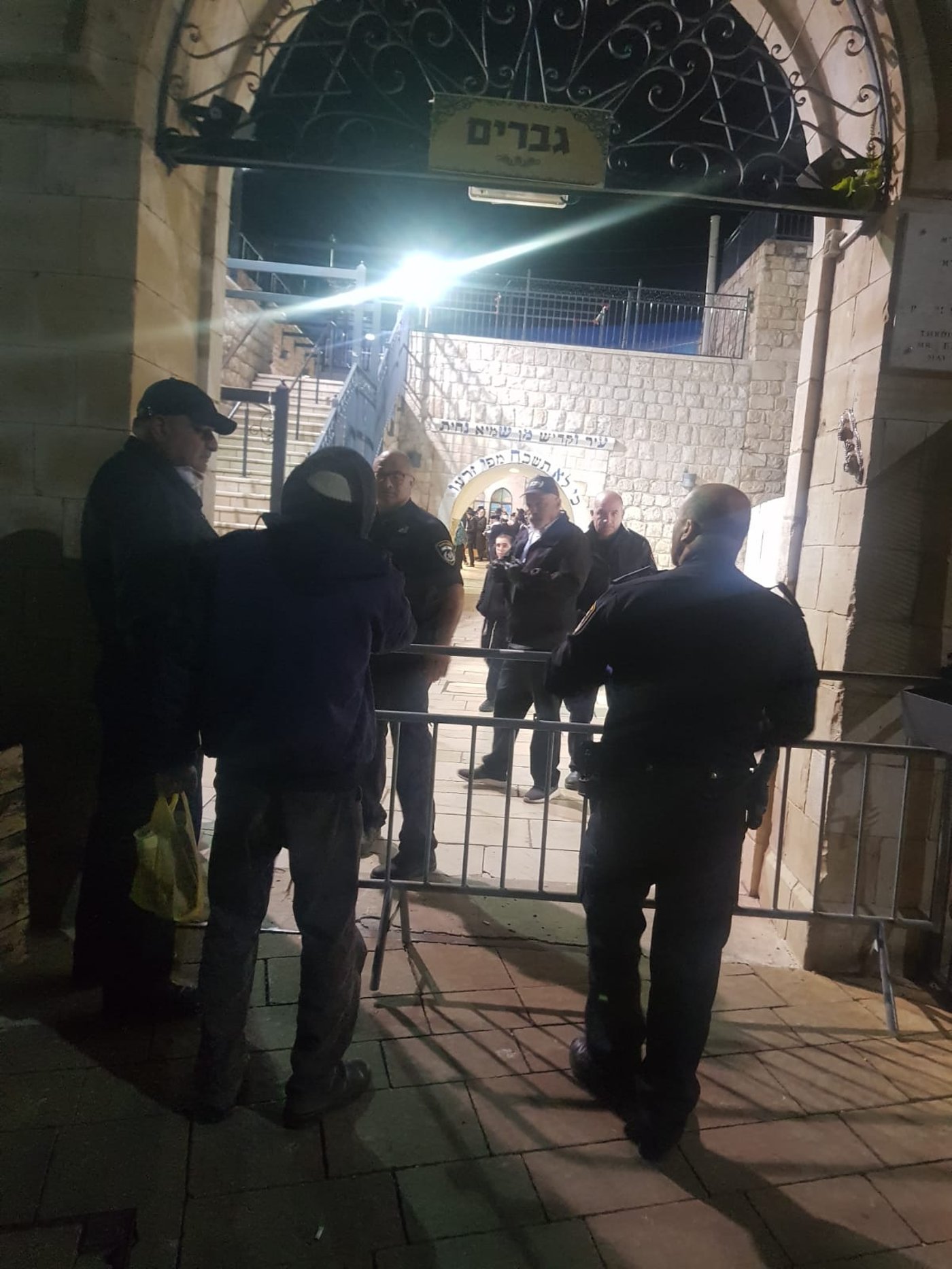 בערב ראש חודש: המקומות הקדושים נסגרו הרמטית ופונו