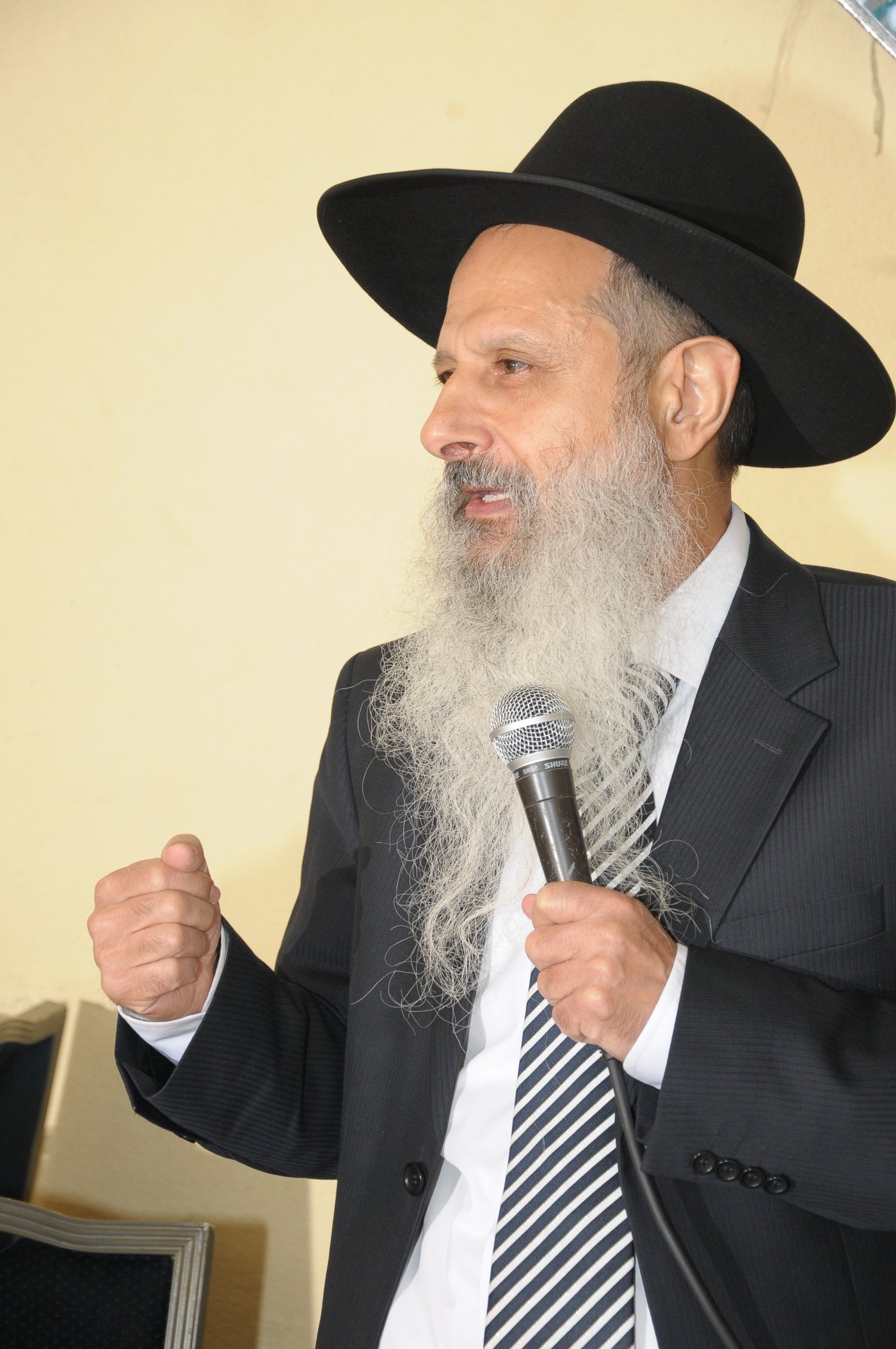 ד"ר אברהם לוי