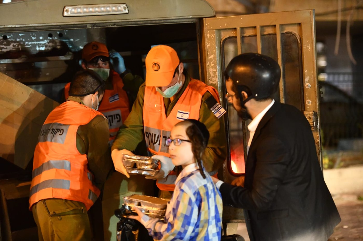תיעוד נרחב: ההסגר בבני ברק • ביום ובלילה