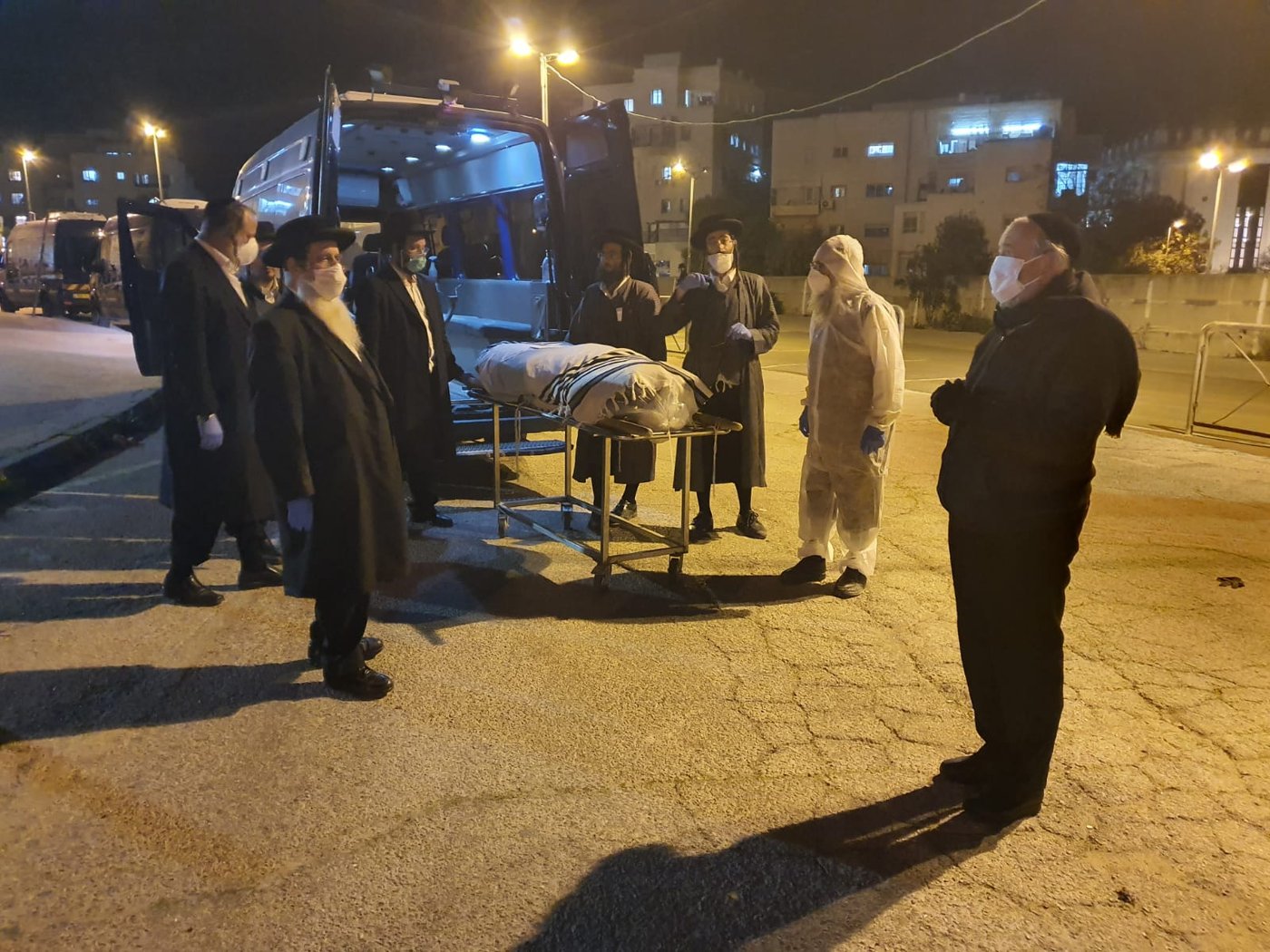 המשולח שנדבק מהנגיף בחו"ל - נקבר • צפו