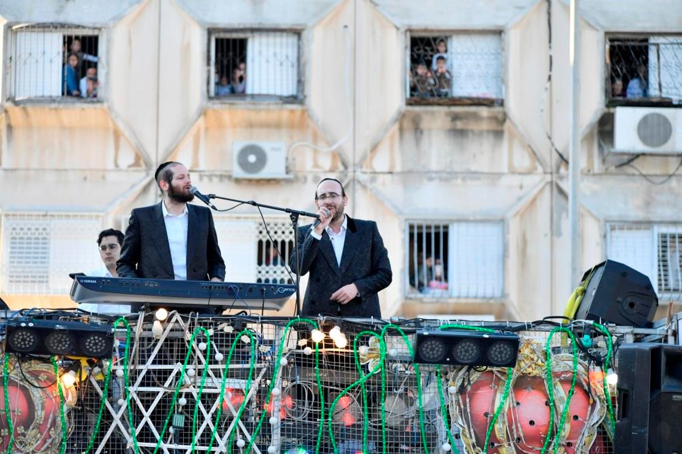 שגרת החיים של תושבי אשדוד החרדים בצל הקורונה - צפו