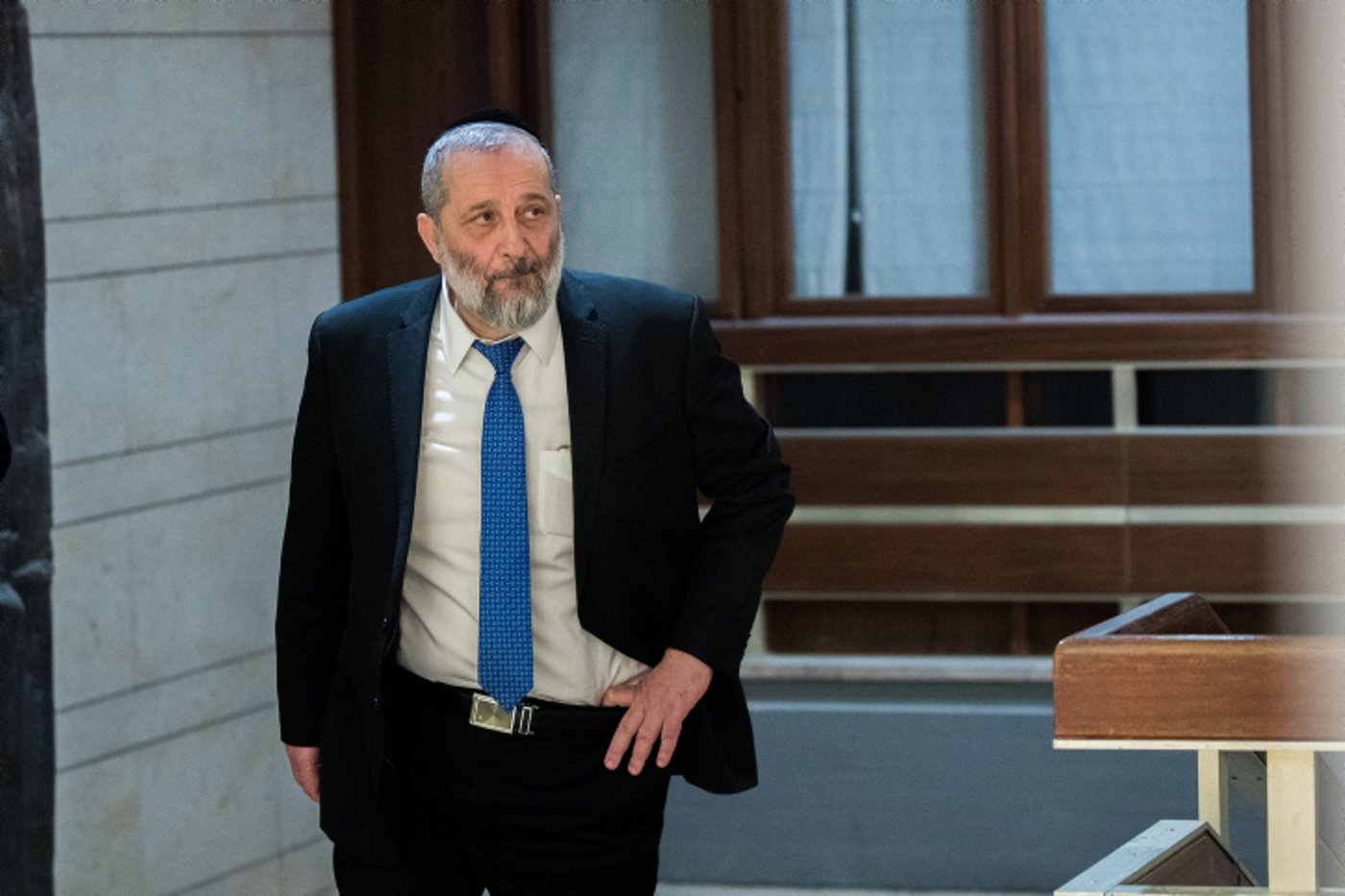 דרעי הורה: פטור ארנונה לעסקים ל-3 חודשים