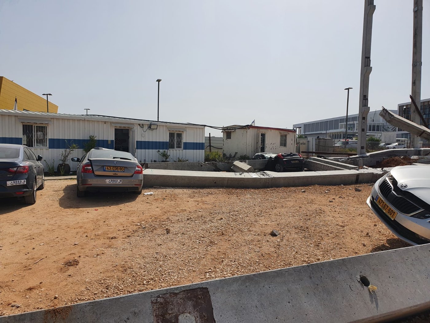 ראשון לציון: מבנה נפגע ממנוף וקרס; אין נפגעים