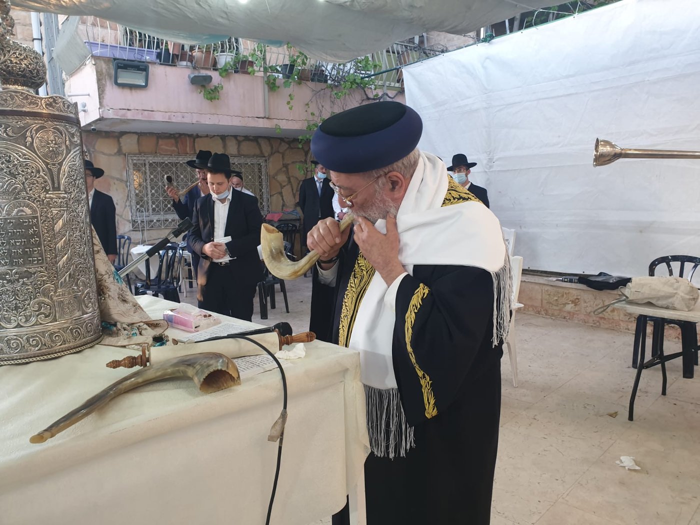 צום הקפות שופרות וחצוצרות: התיקון של הראש"ל נגד הקורונה