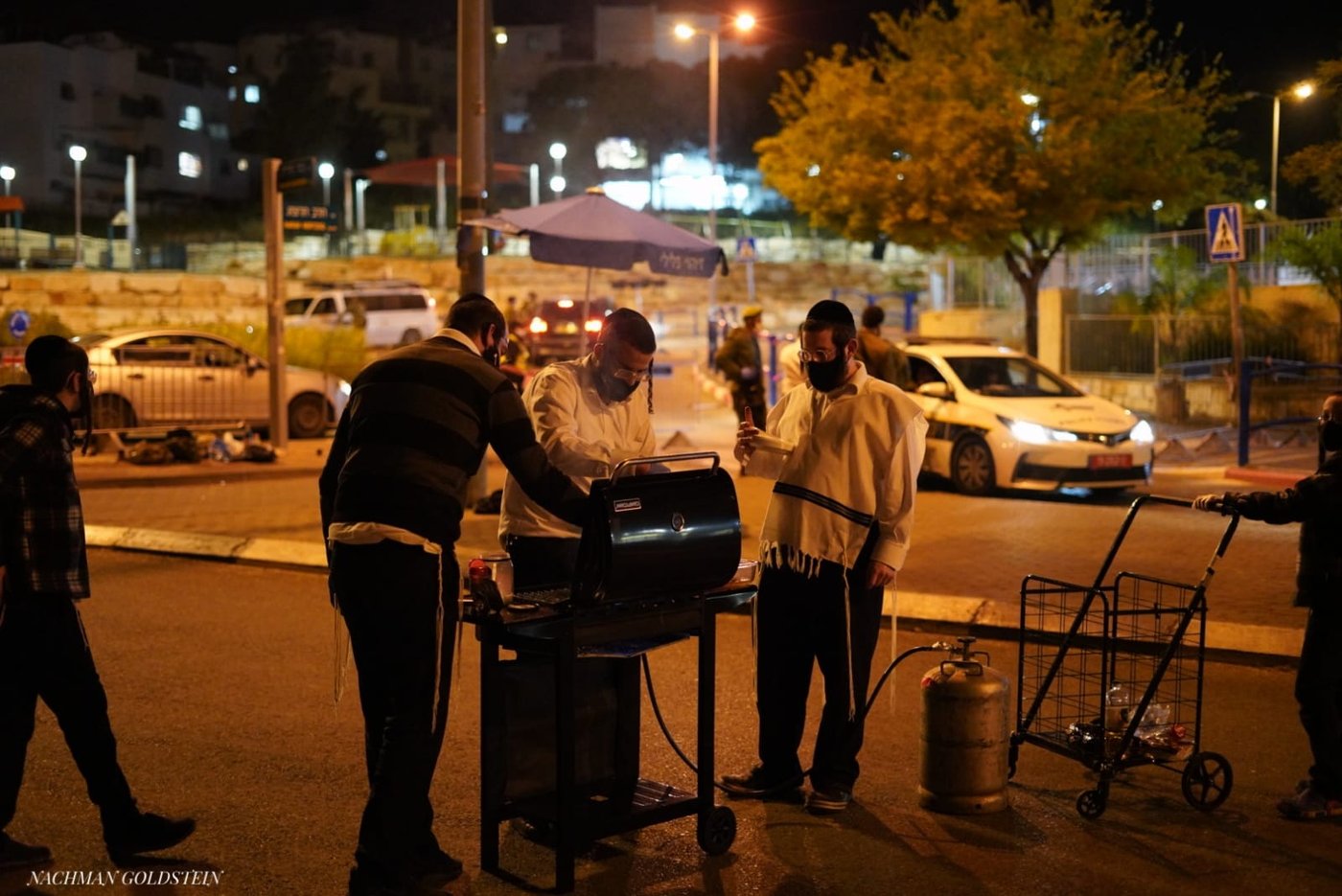 ברמת בית שמש: החסידים ערכו סעודה לחיילים • צפו