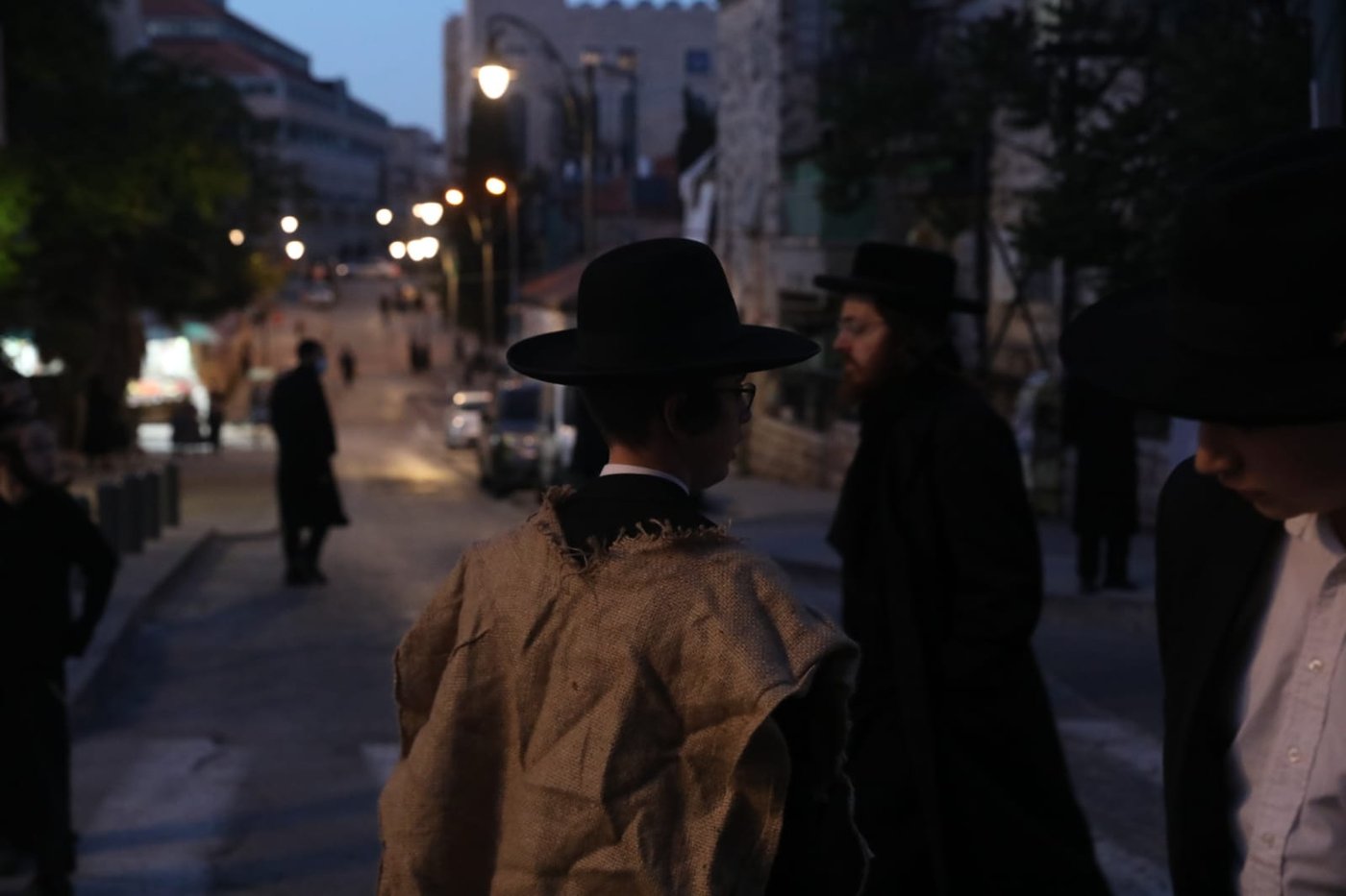 יום העצמאות של נטורי קרתא: תהלוכת אבל ודגלי פלסטין