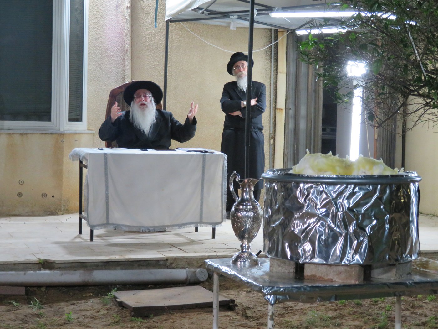 ל"ג בעומר בצאנז: עם חץ וקשת, בלי חלאקה