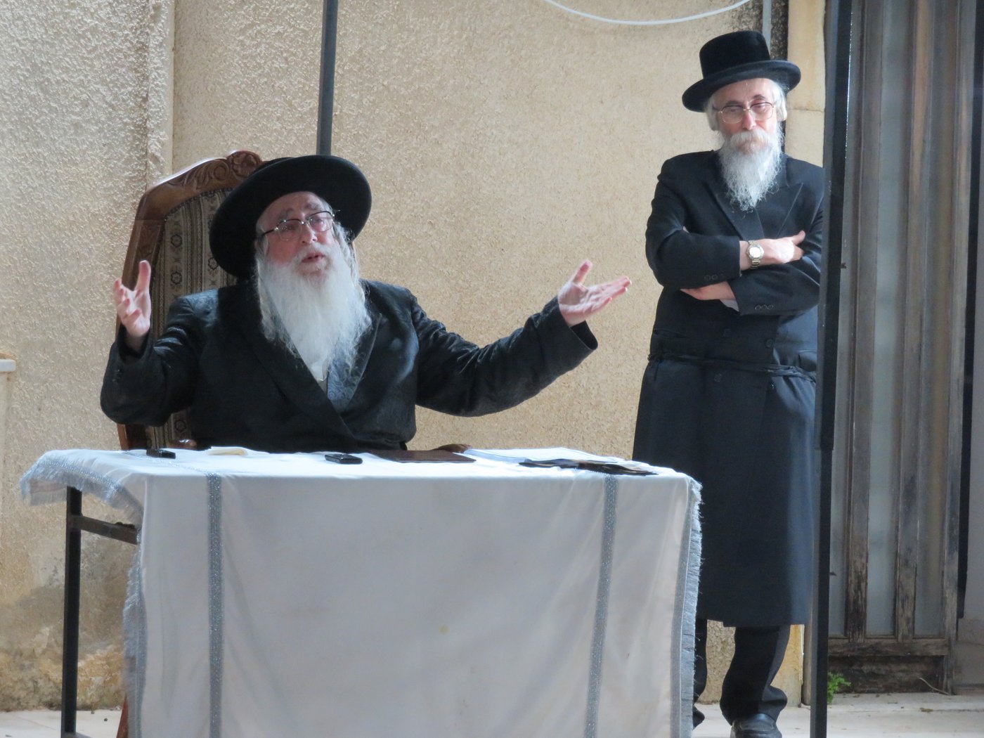 ל"ג בעומר בצאנז: עם חץ וקשת, בלי חלאקה