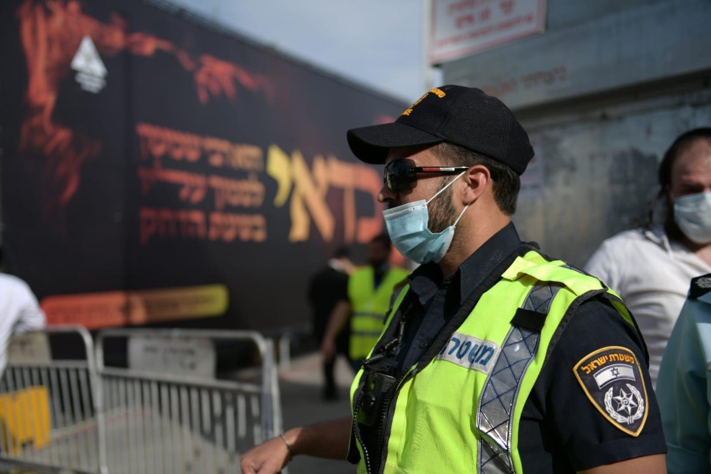 המשטרה פיזרה הדלקות ועצרה כמה חוגגים