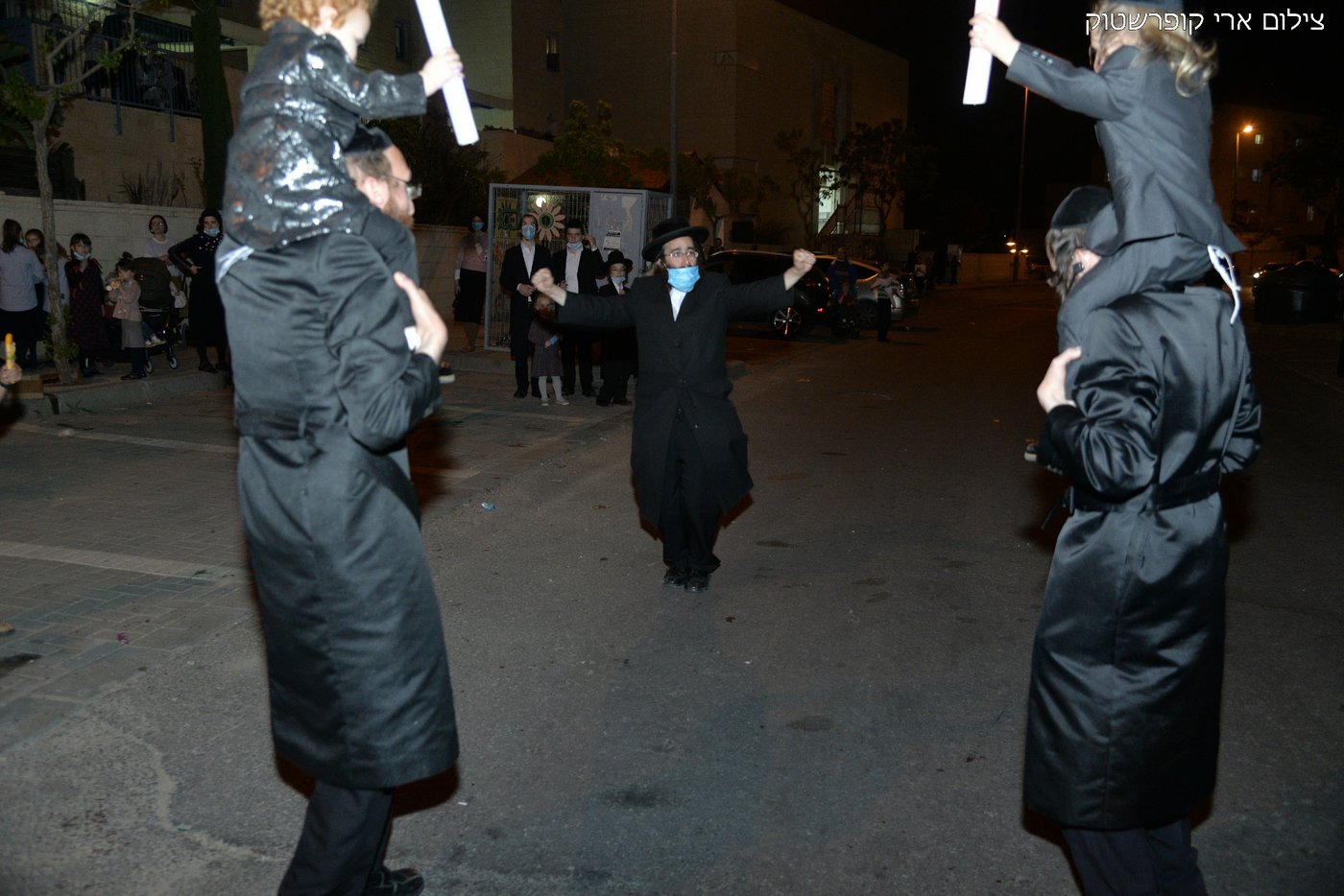 בחצרות ובחניונים: כך חגגו את הילולת רשב"י בביתר עילית