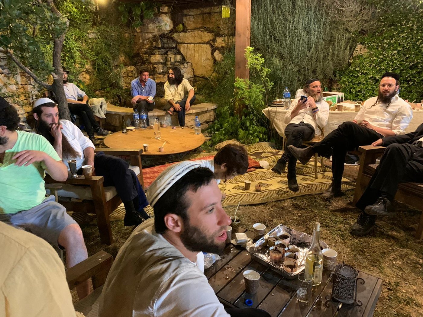 כשה'מזרחן' אירח בביתו טקס חתונה • צפו