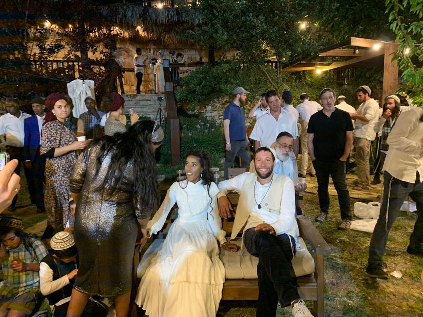 כשה'מזרחן' אירח בביתו טקס חתונה • צפו