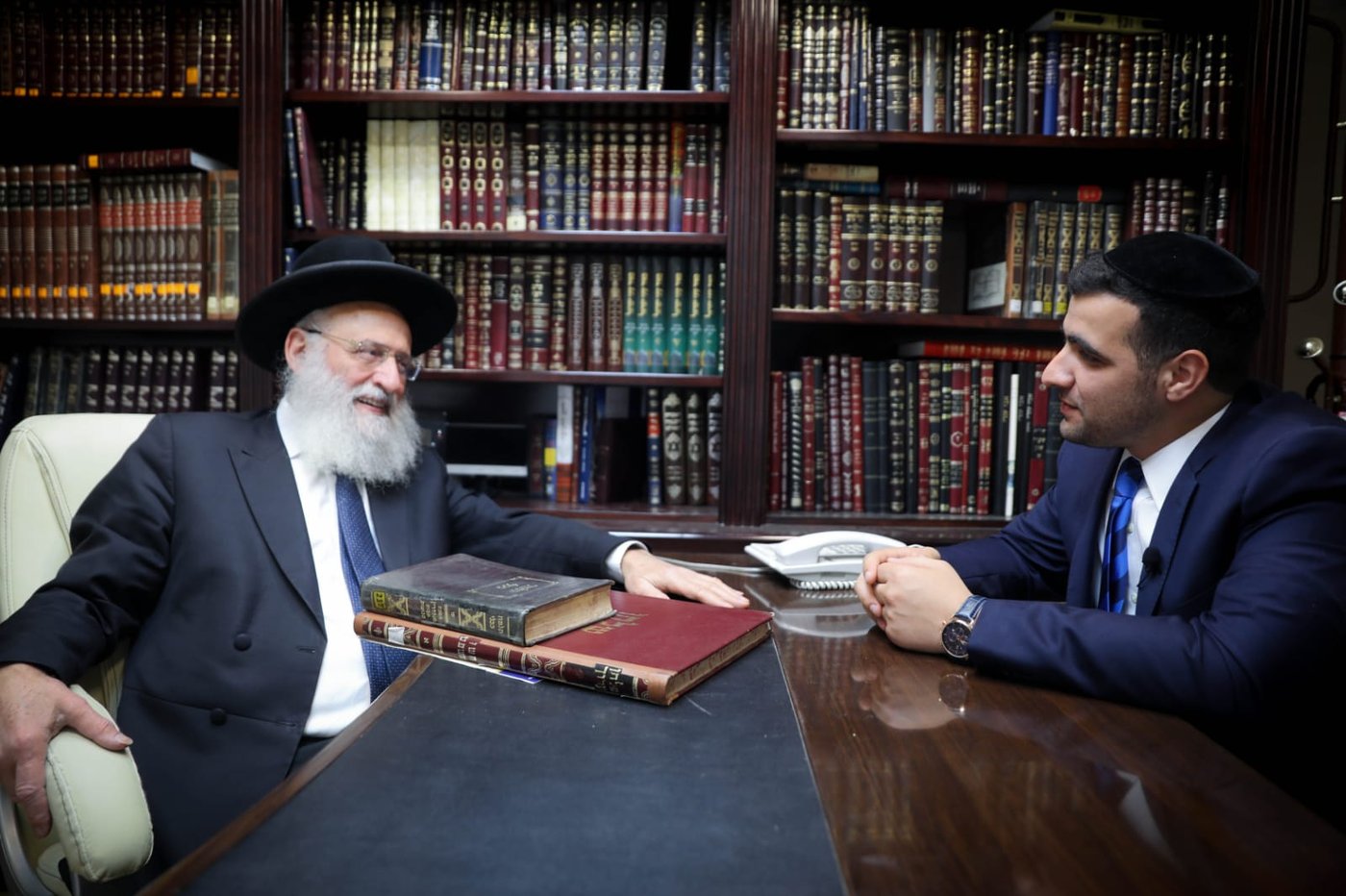 הגאון רבי ראובן אלבז בראיון ל'כיכר השבת'