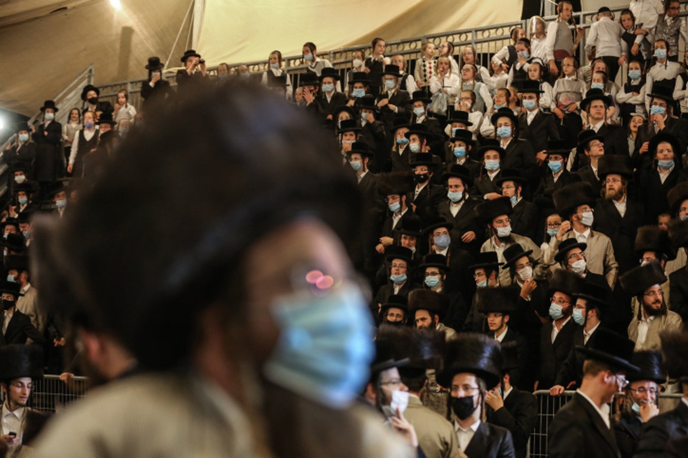 בראשות האדמו"ר: ה'לעלובערס' הדליקו את מירון