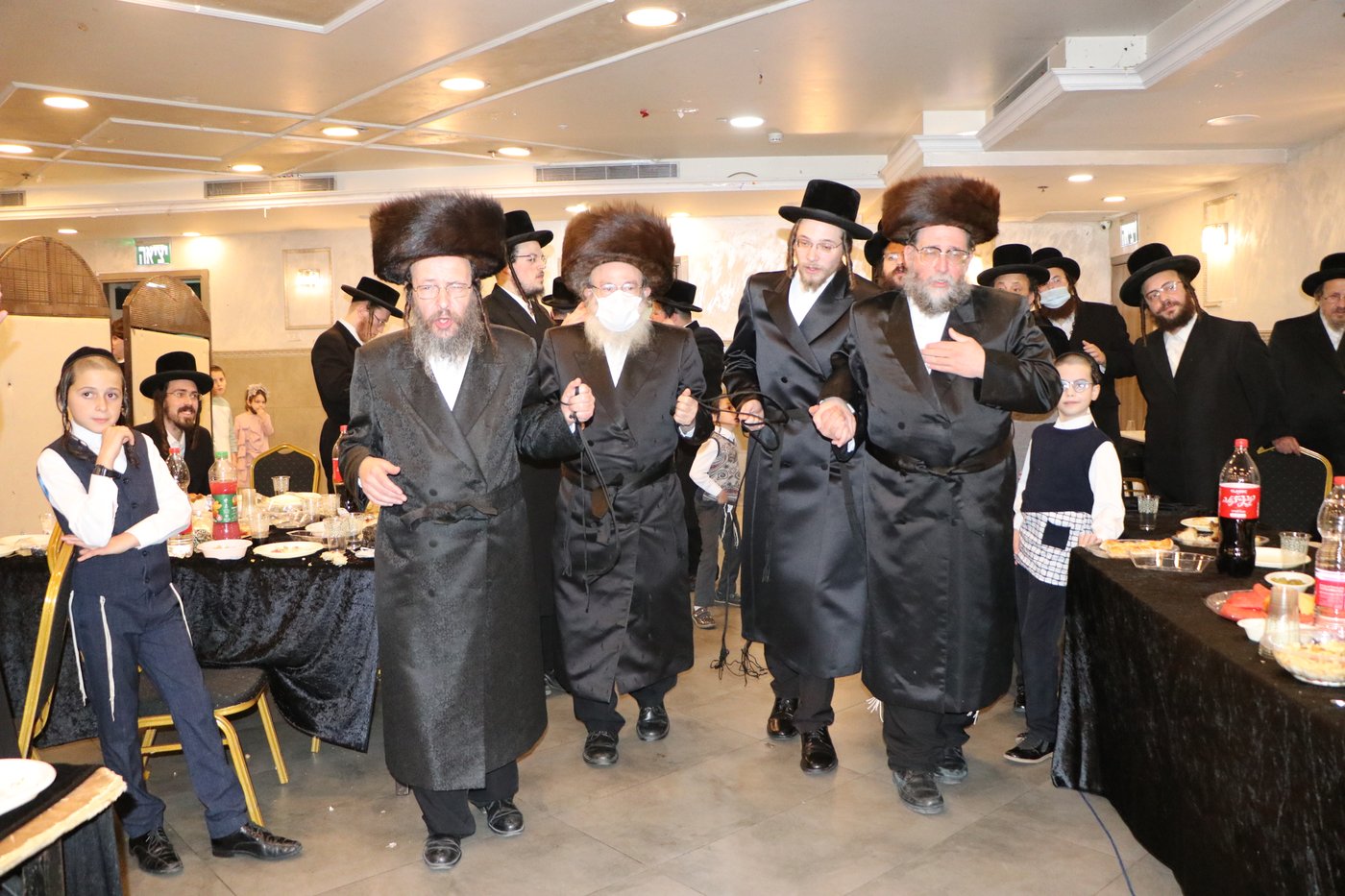 באירוסי בת רה"י: איחלו 'מזל טוב' עם גארטל