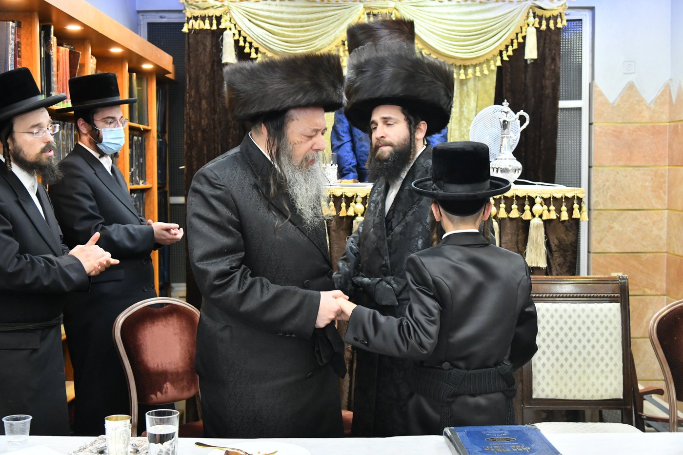 שמחת הבר מצווה לנינו של הרבי מנאראל