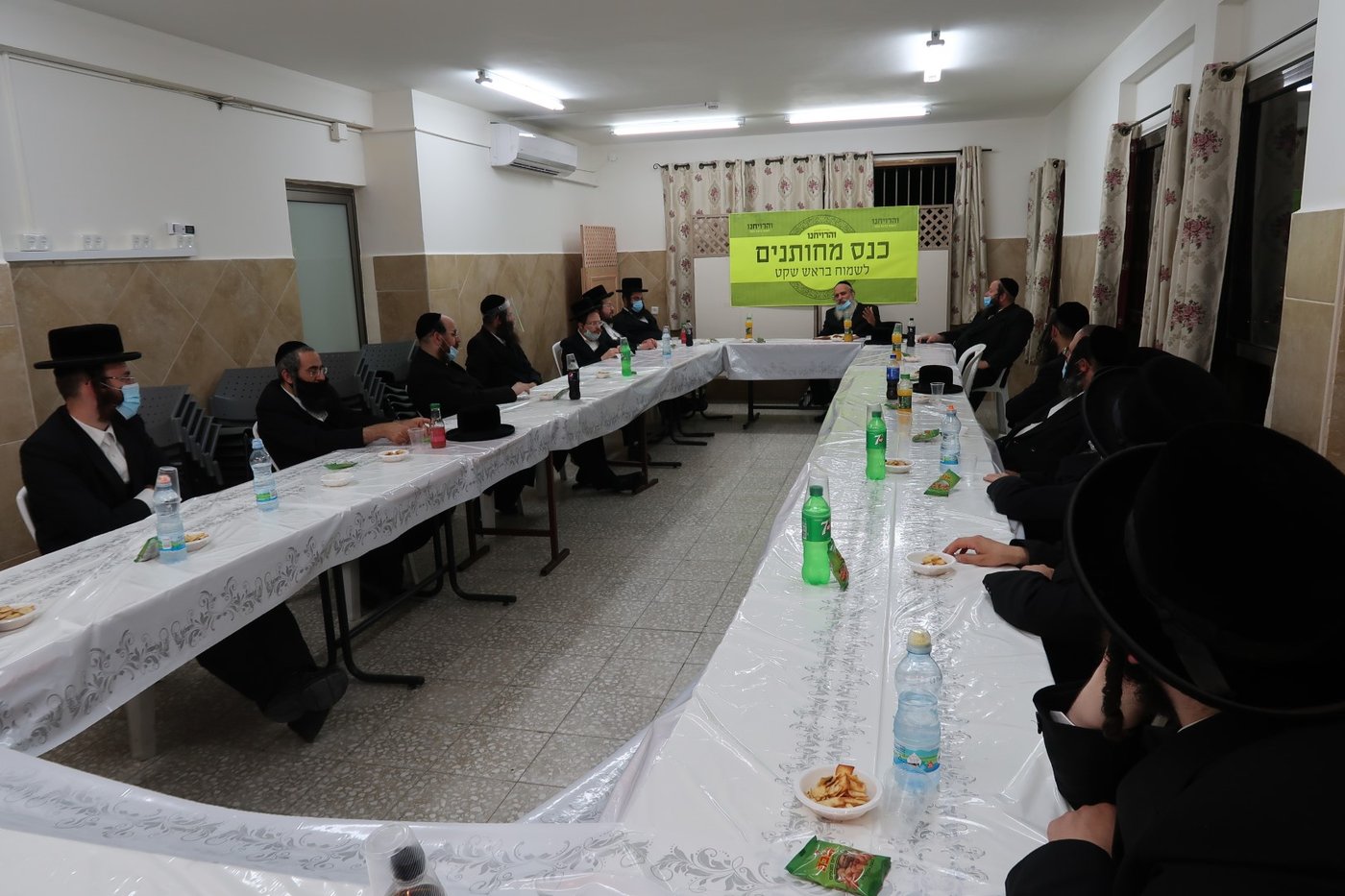 בחסידות סערט ויז'ניץ דנו בצמצום הוצאות החתונה