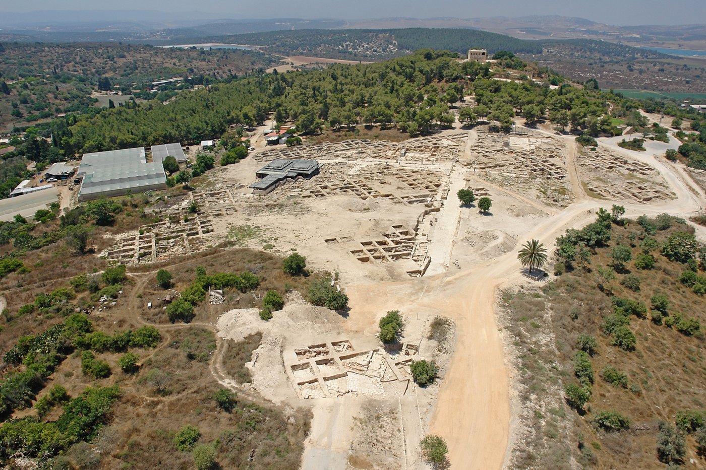 מבט למערב על האתר