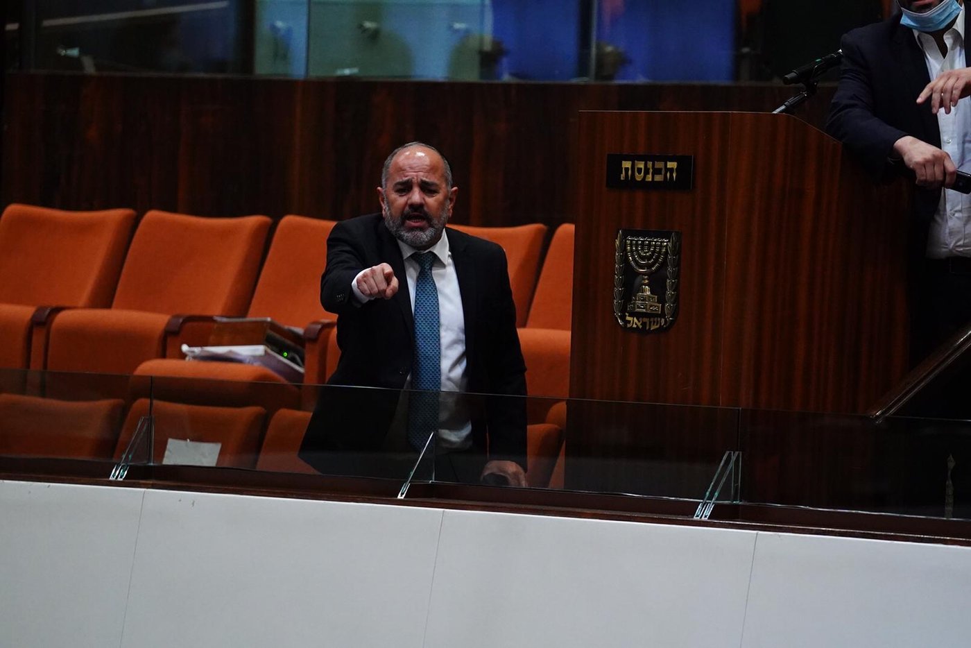 אושרה הטבה לחרדים; הח"כ שהתנגד - הוצא מהאולם