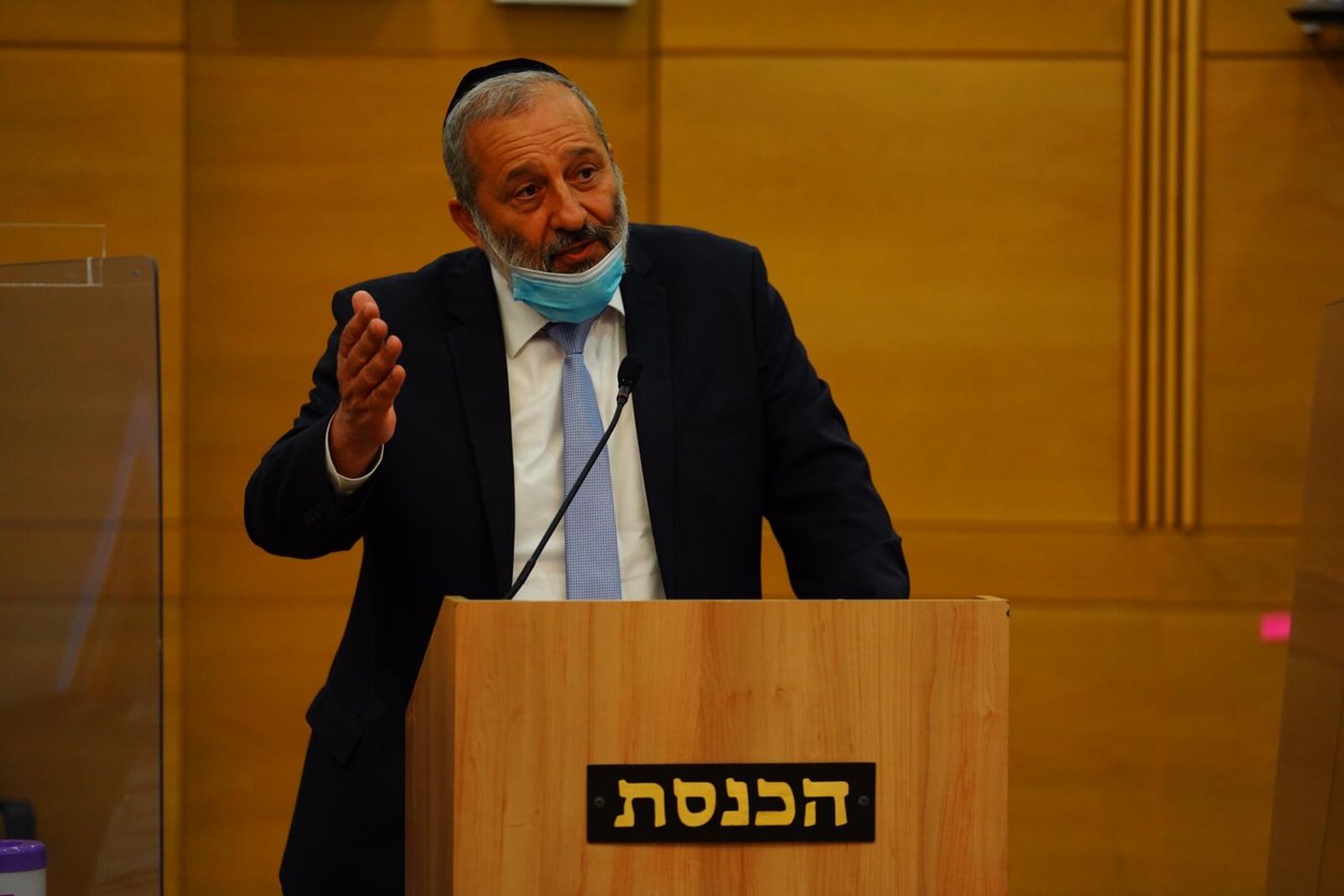 דרעי: "חייבים לתת גיבוי מלא לגזרות הקשות"