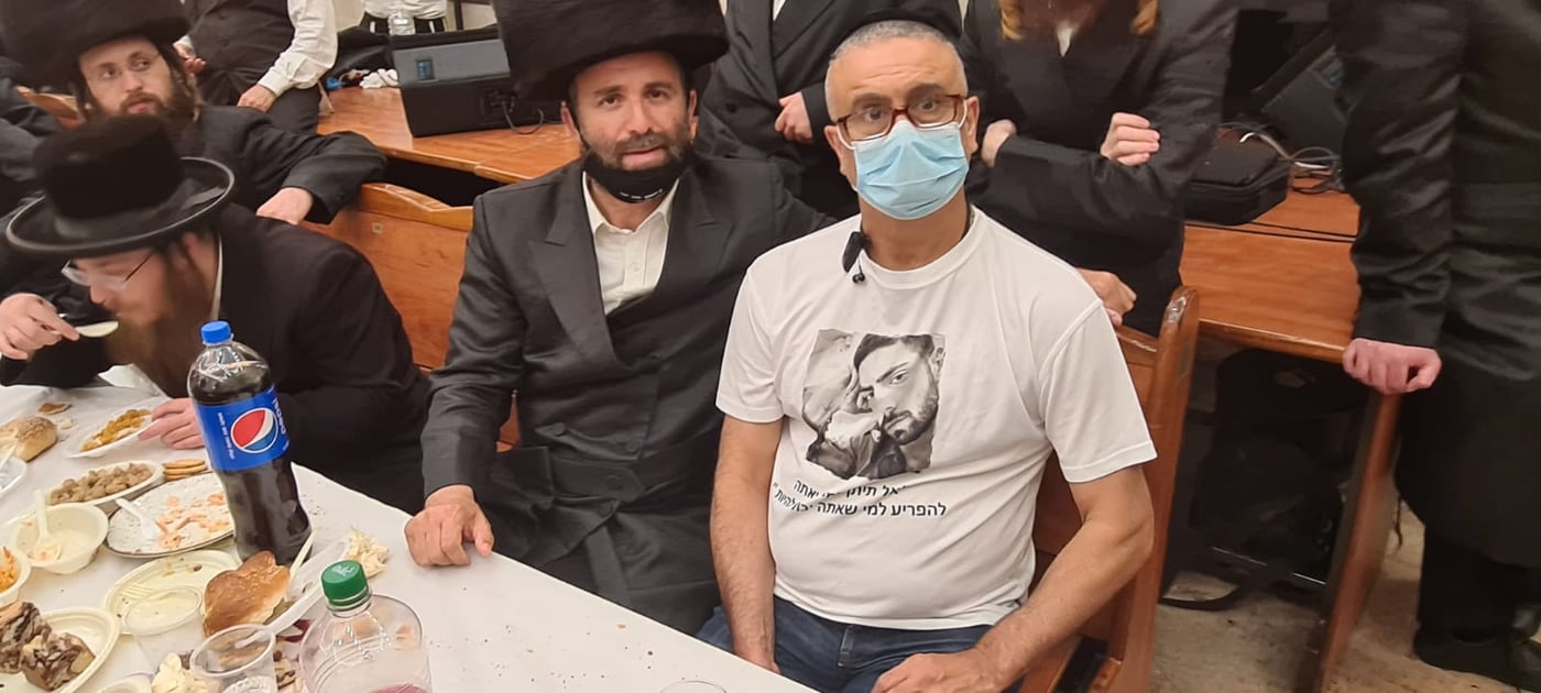האדמו"ר שוחח עם האב השכול - שהתרגש